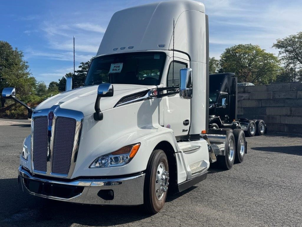 2026 KENWORTH T680 in Enfield, CT