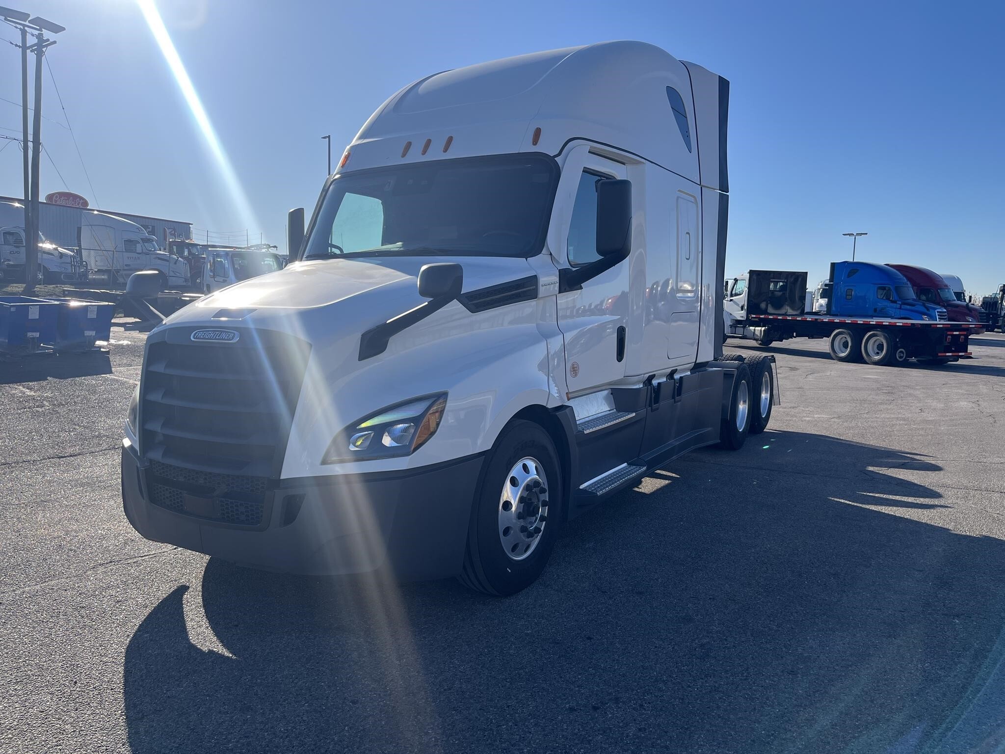 2027 FREIGHTLINER CASCADIA 126 in Walton, KY