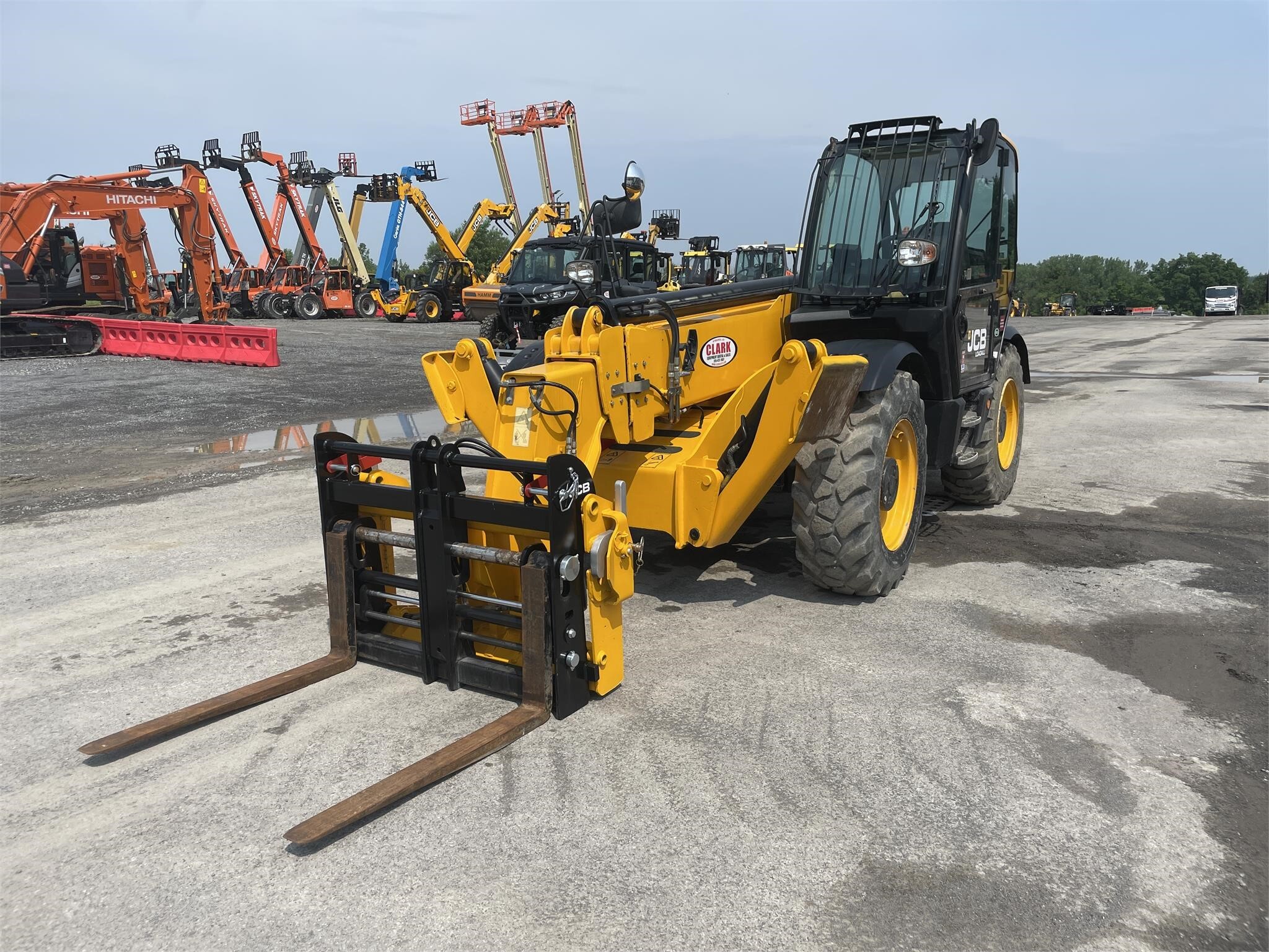 2017 JCB 540-140 in Canastota, NY