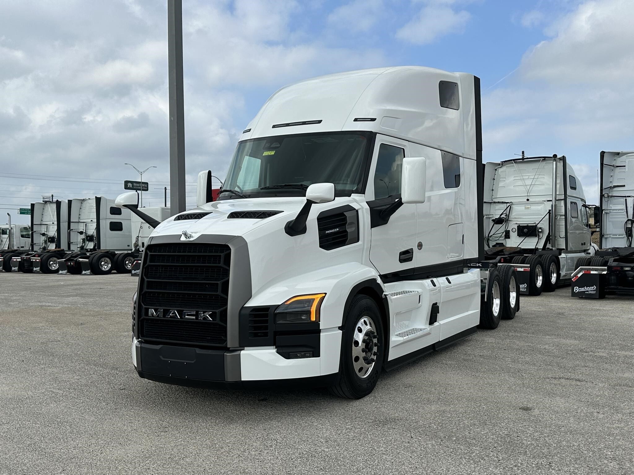 2026 MACK PIONEER 64T in San Antonio, TX