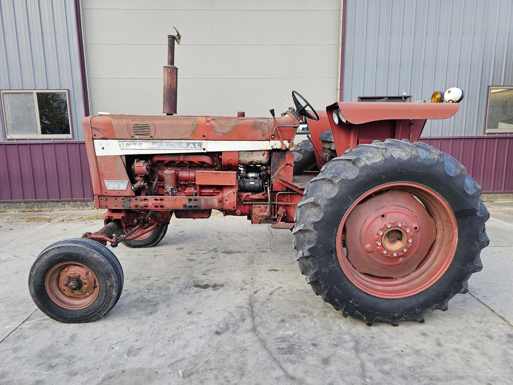 1968 INTERNATIONAL 656 in Caledonia, MN