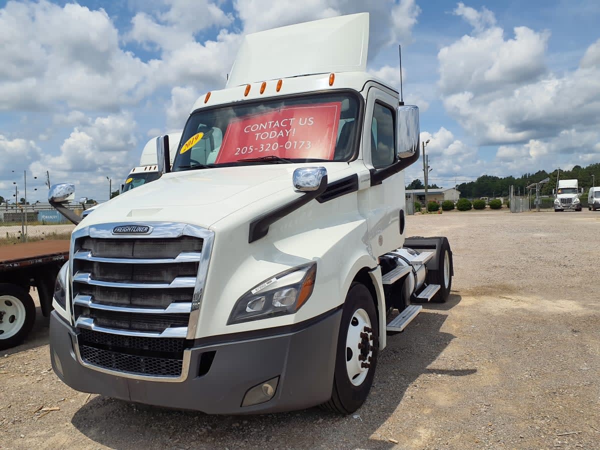 2019 FREIGHTLINER CASCADIA 126 in Birmingham, AL