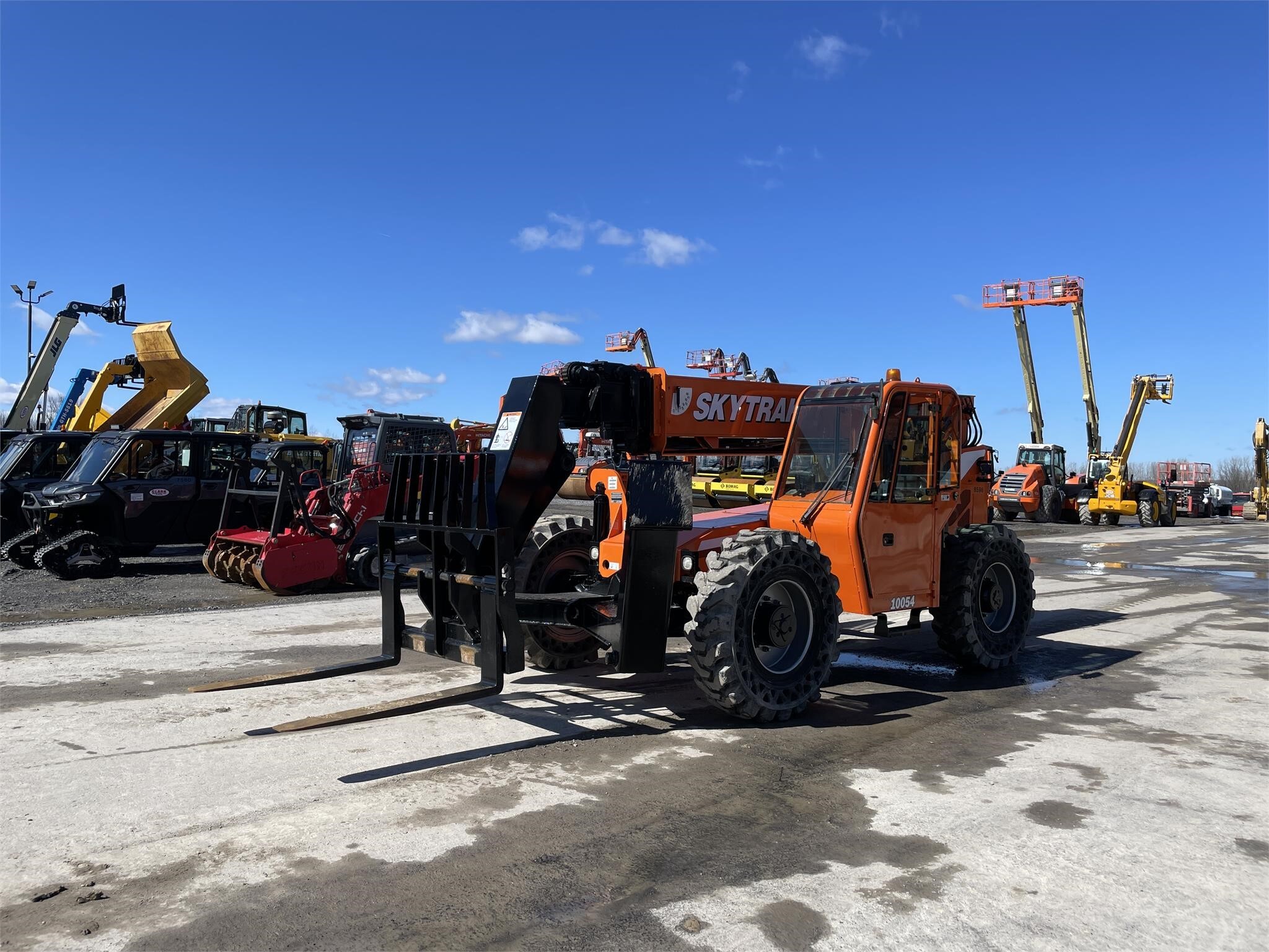 2014 SKY TRAK 10054 in Canastota, NY