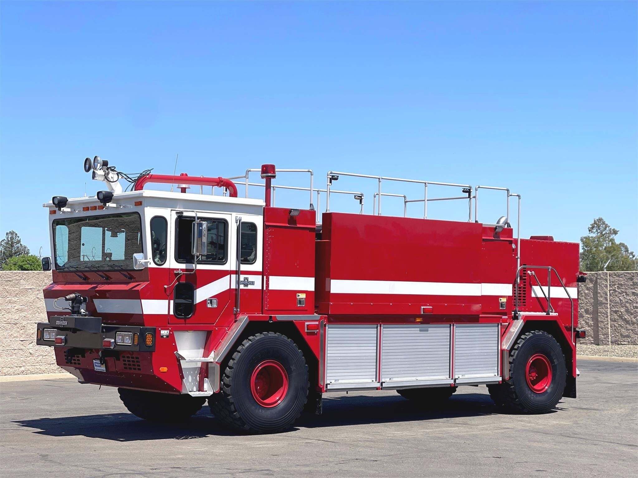 2005 OSHKOSH T1500 in Sacramento, CA