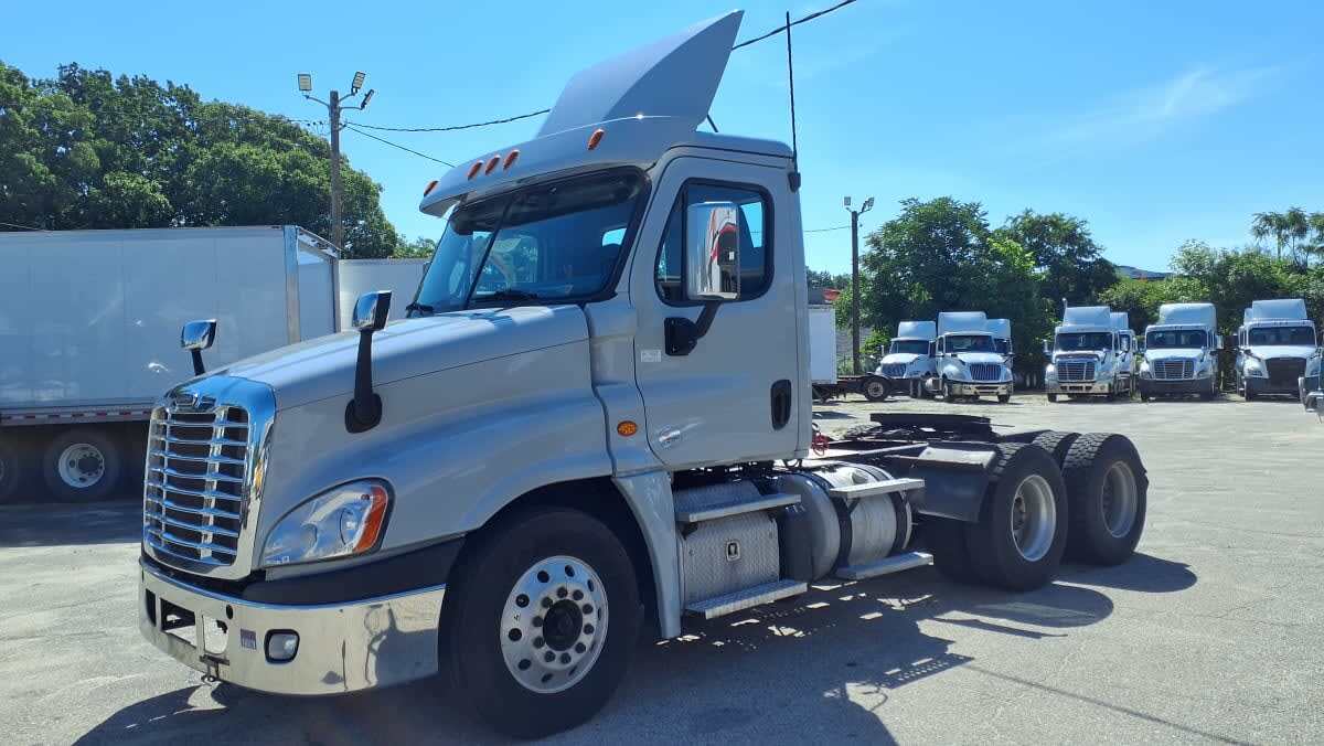 2019 FREIGHTLINER CASCADIA 125 in Warwick, RI