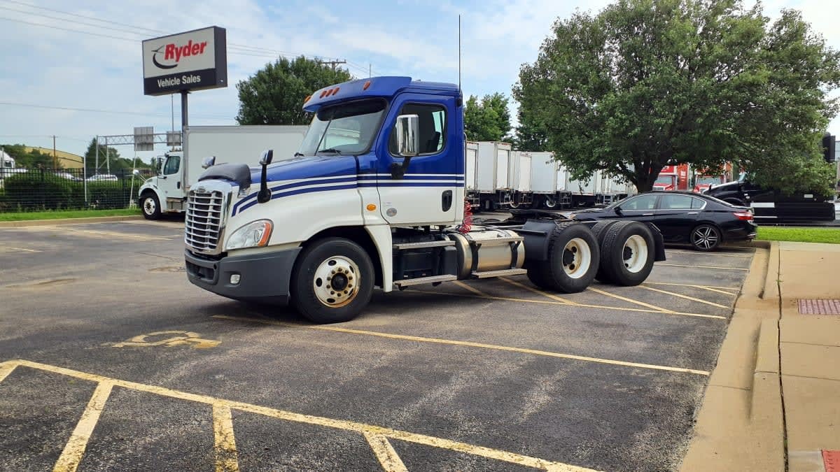 2020 FREIGHTLINER CASCADIA 125 in Bolingbrook, IL
