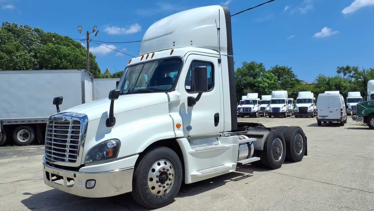 2019 FREIGHTLINER CASCADIA 125 in Warwick, RI