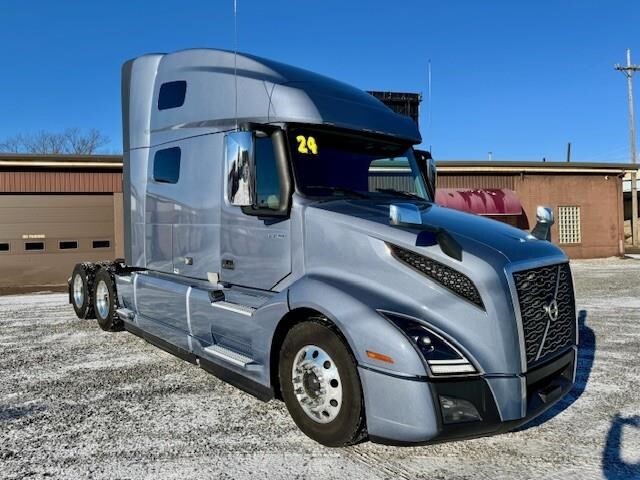 2024 VOLVO VNL64T760 in Canton, OH