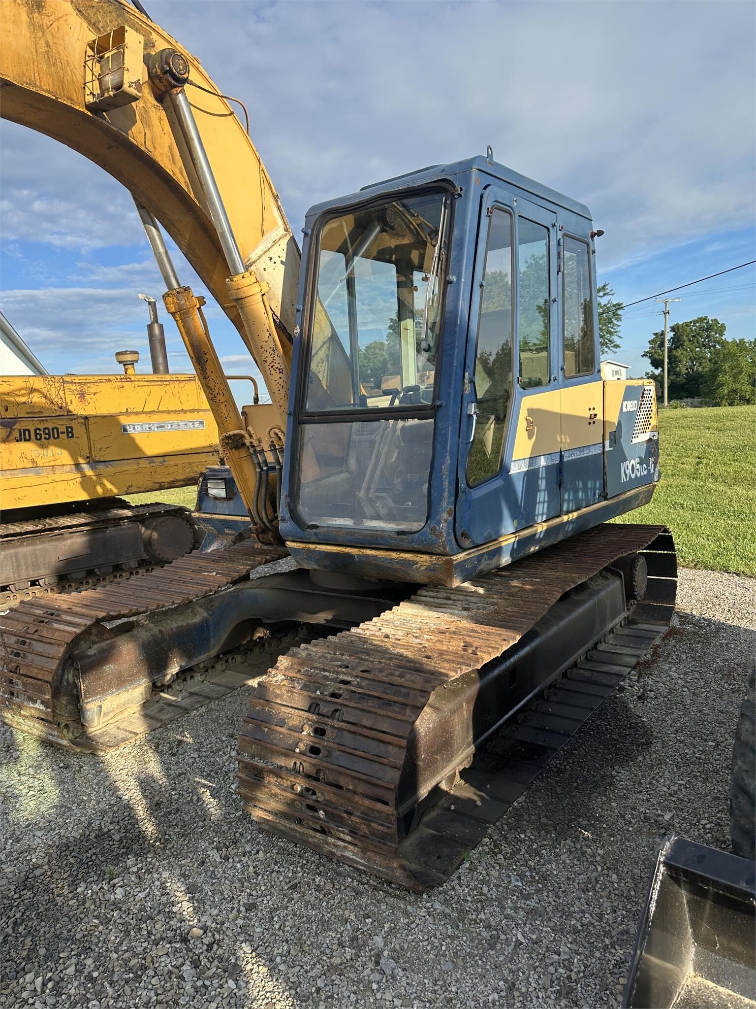 2000 KOBELCO K905 LC in Marlette, MI
