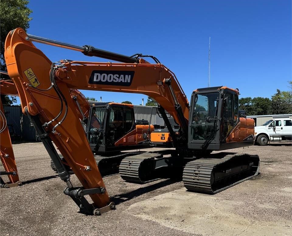 2022 DOOSAN DX225 LC in Sioux Falls, SD