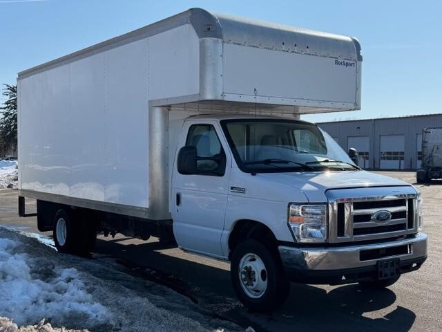 2017 FORD ECONOLINE in Lansing, MI