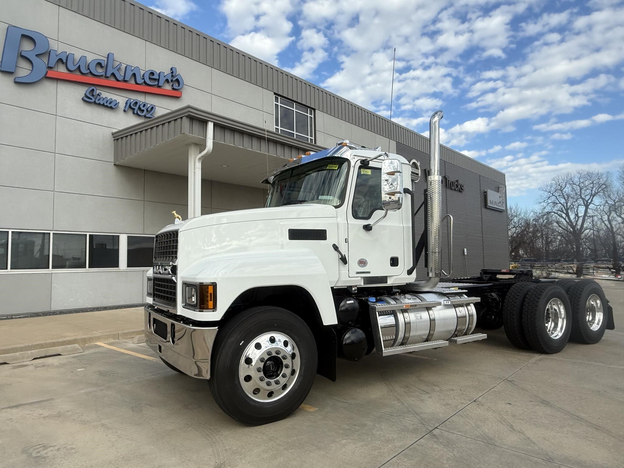 2026 MACK PINNACLE 64T in Oklahoma City, OK