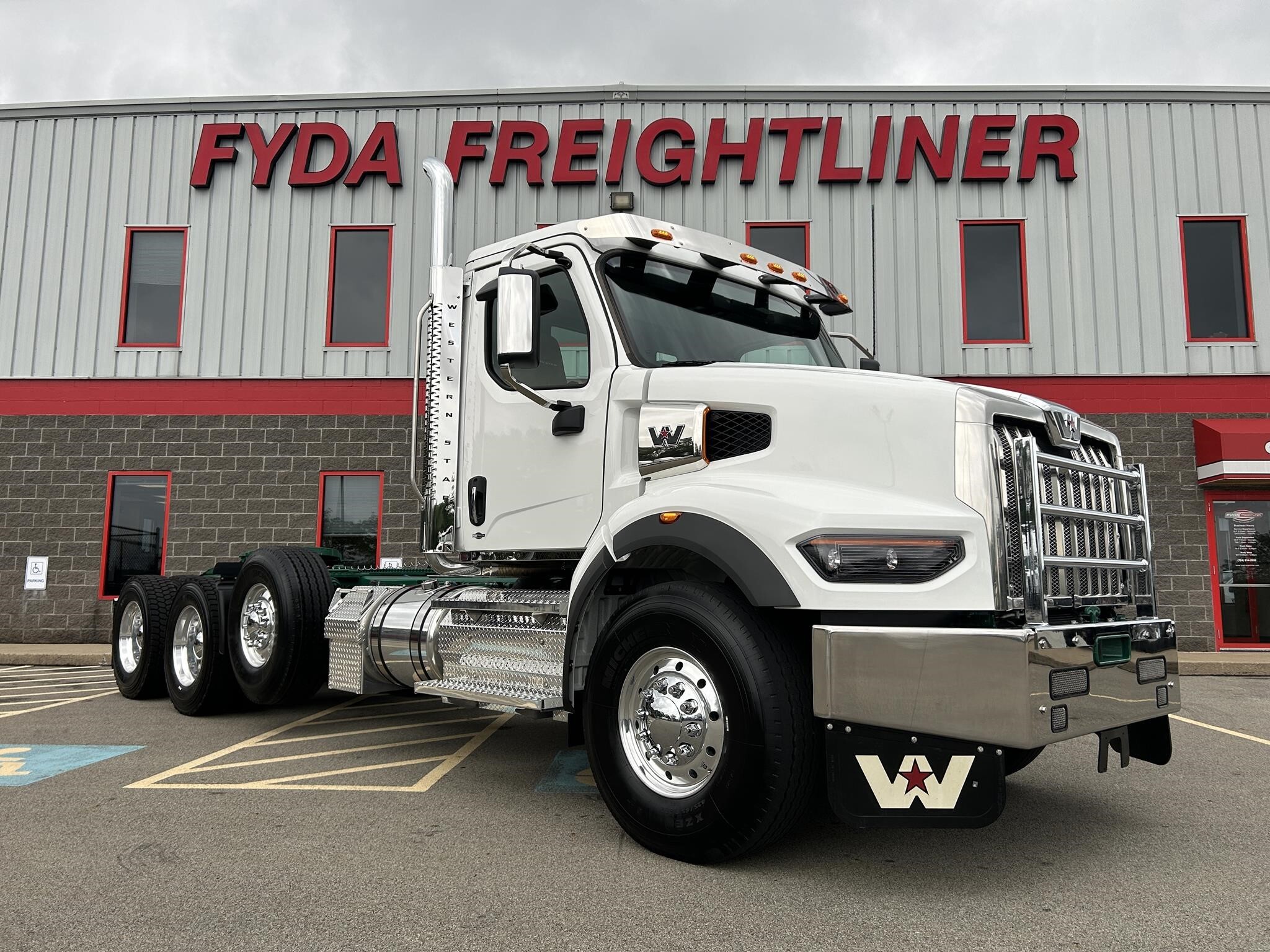 2027 WESTERN STAR 49X in Canonsburg, PA