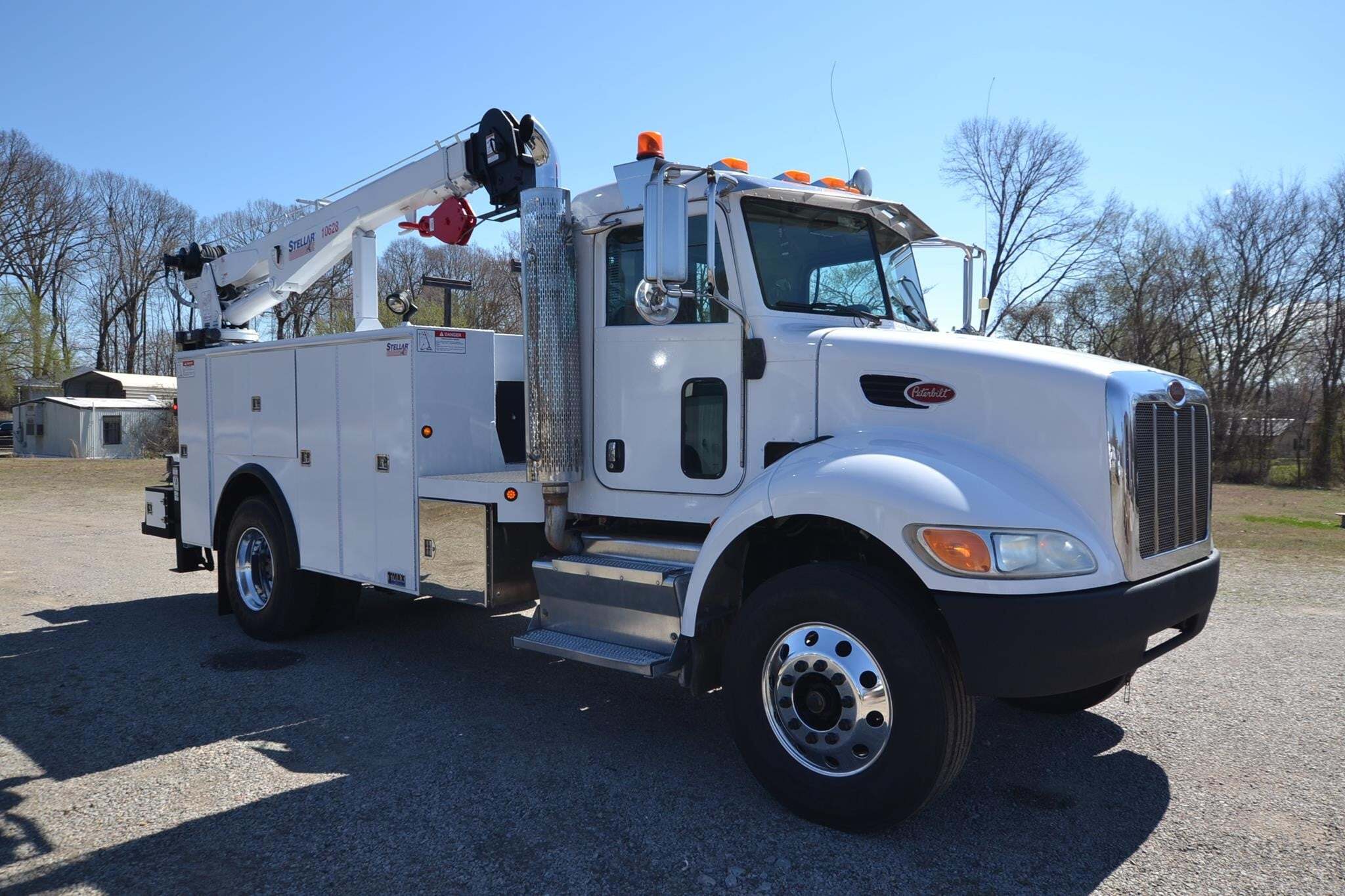 2013 PETERBILT 337 in Ringgold, VA