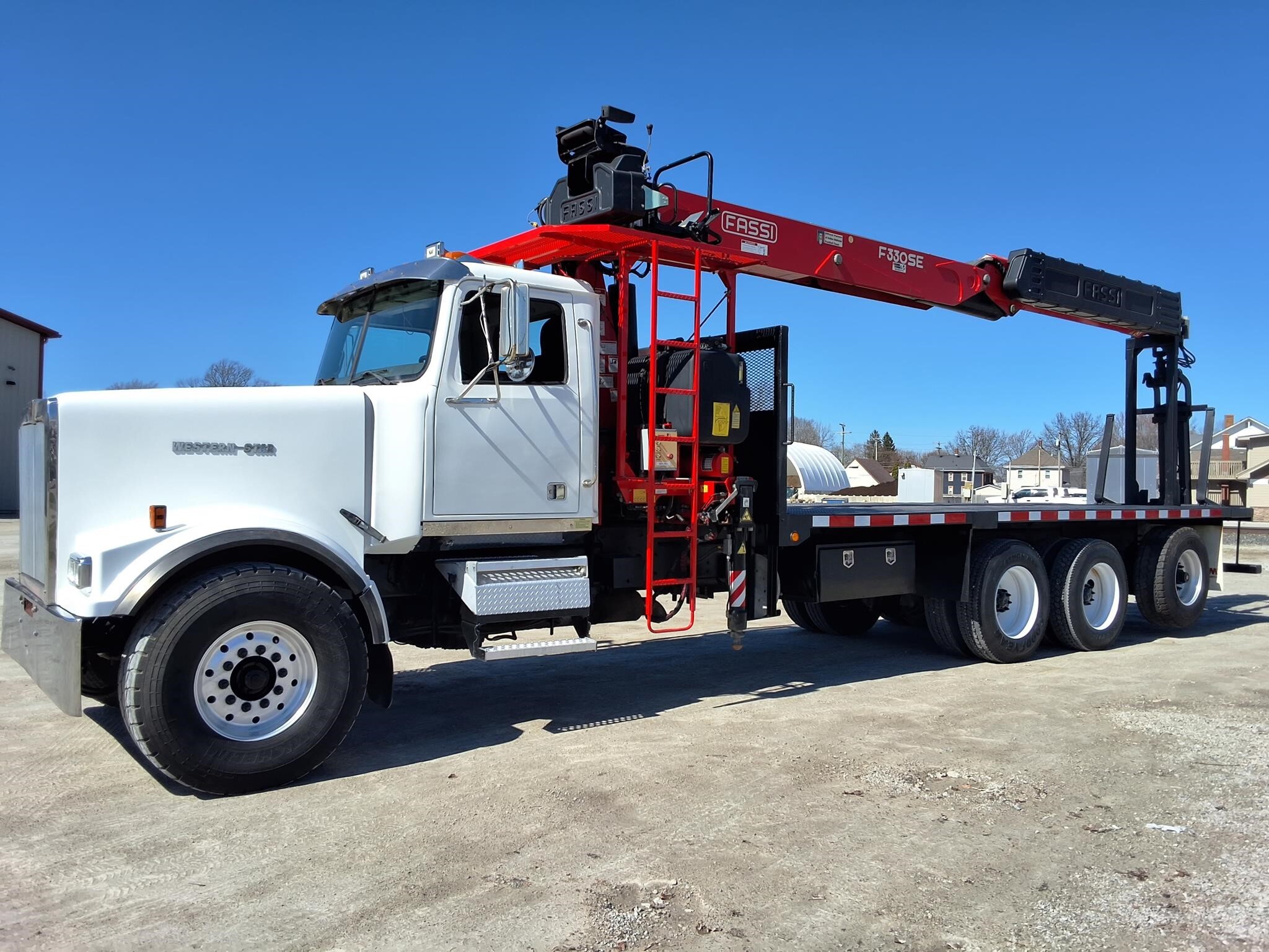 2015 FASSI F330SE in Fort Wayne, IN