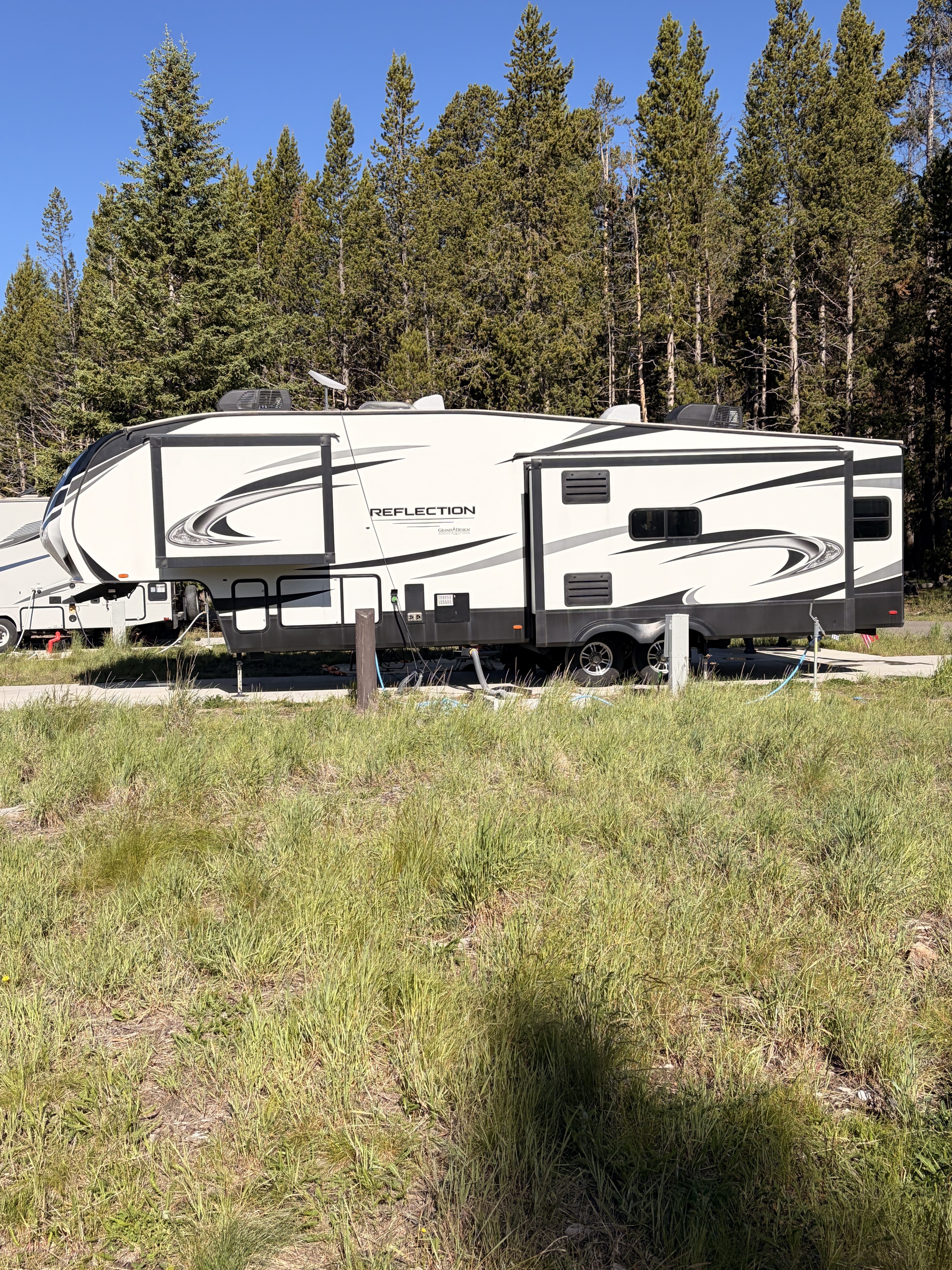 2021 Grand Design REFLECTION 337RLS RV