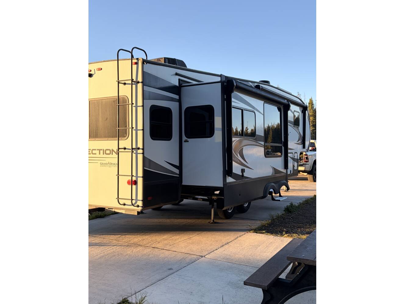 A photo of this 2021 Grand Design REFLECTION 337RLS