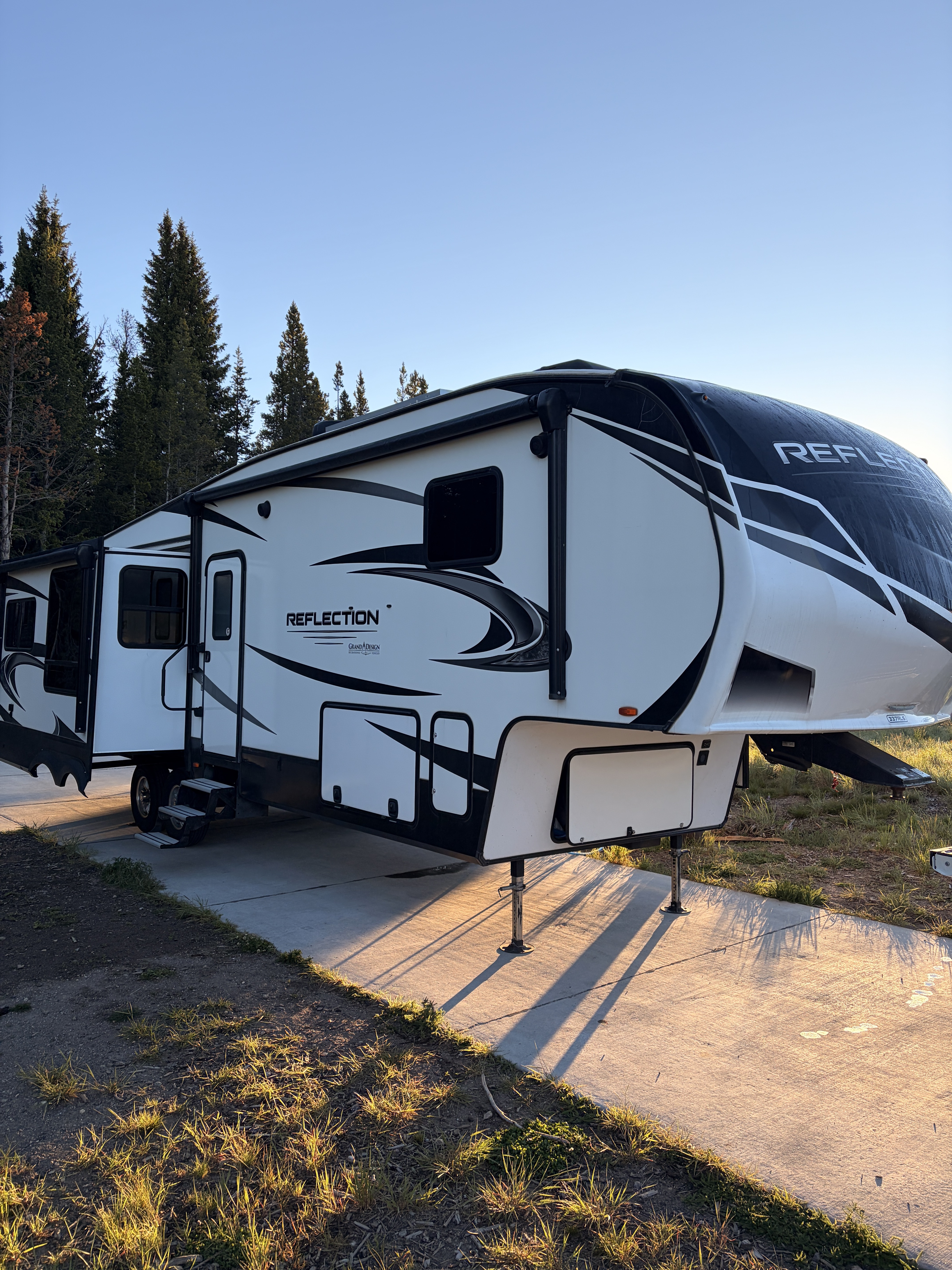 2021 Grand Design REFLECTION 337RLS in monument CO