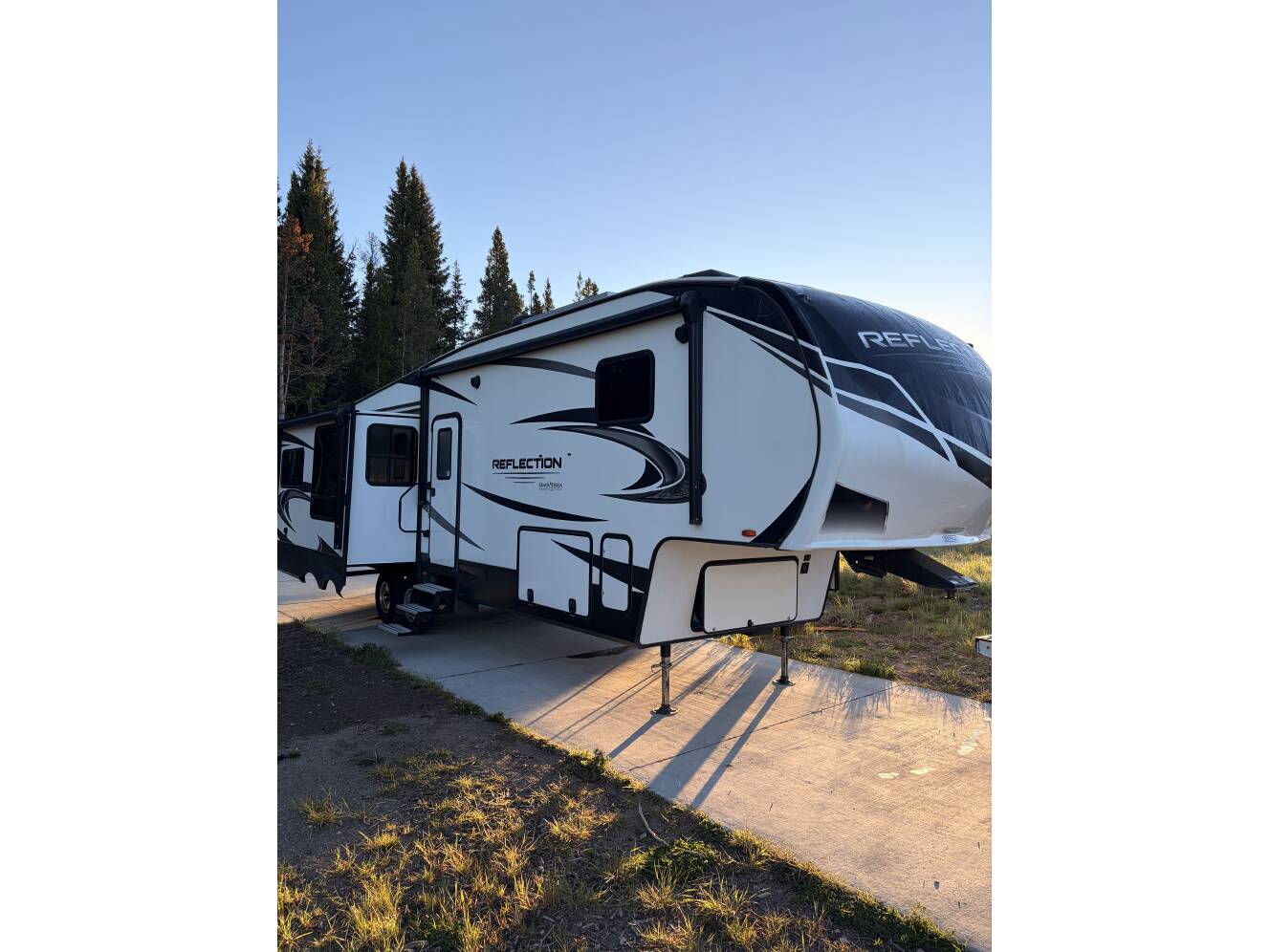 A photo of this 2021 Grand Design REFLECTION 337RLS