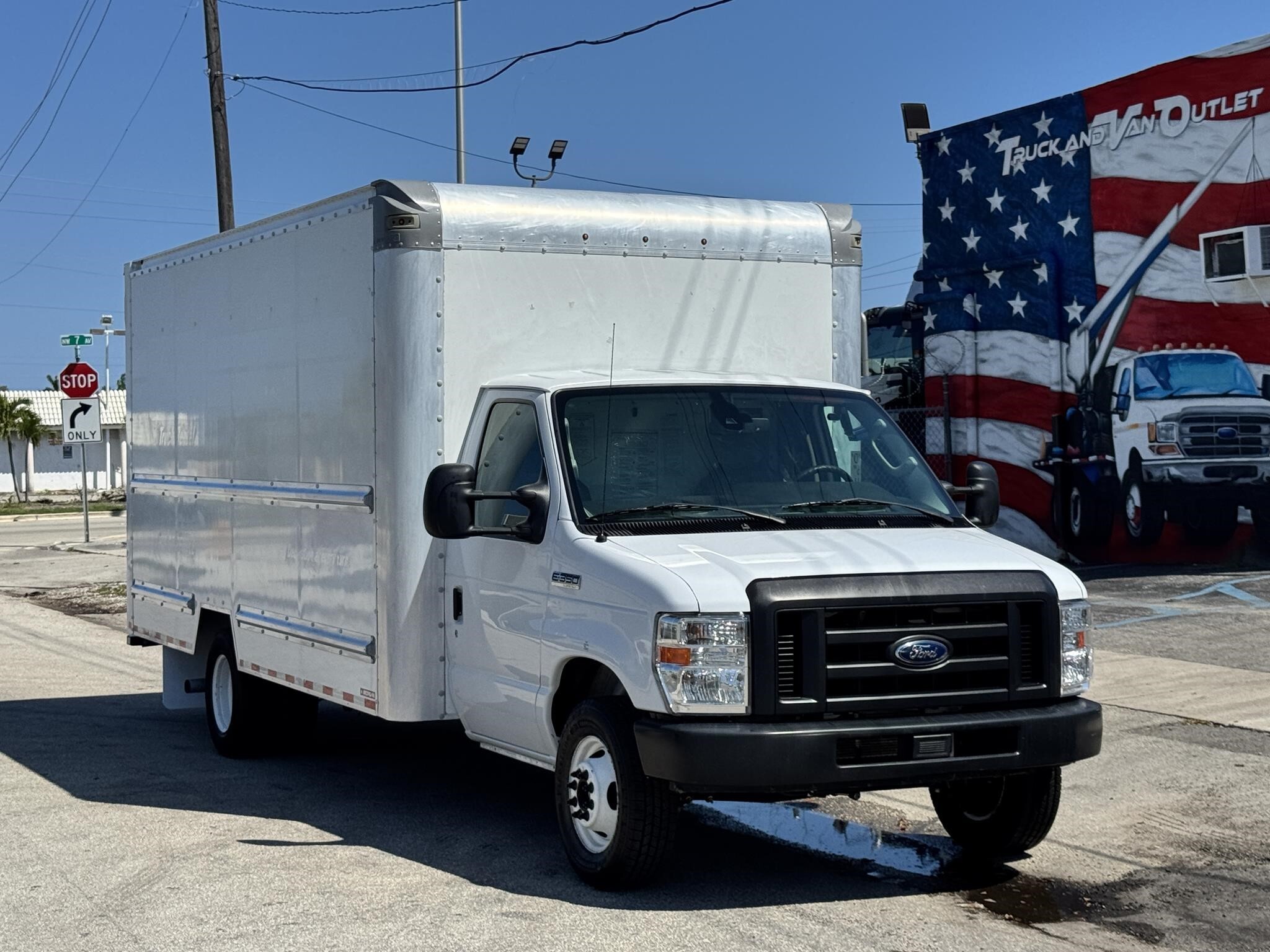 2022 FORD ECONOLINE in Miami, FL