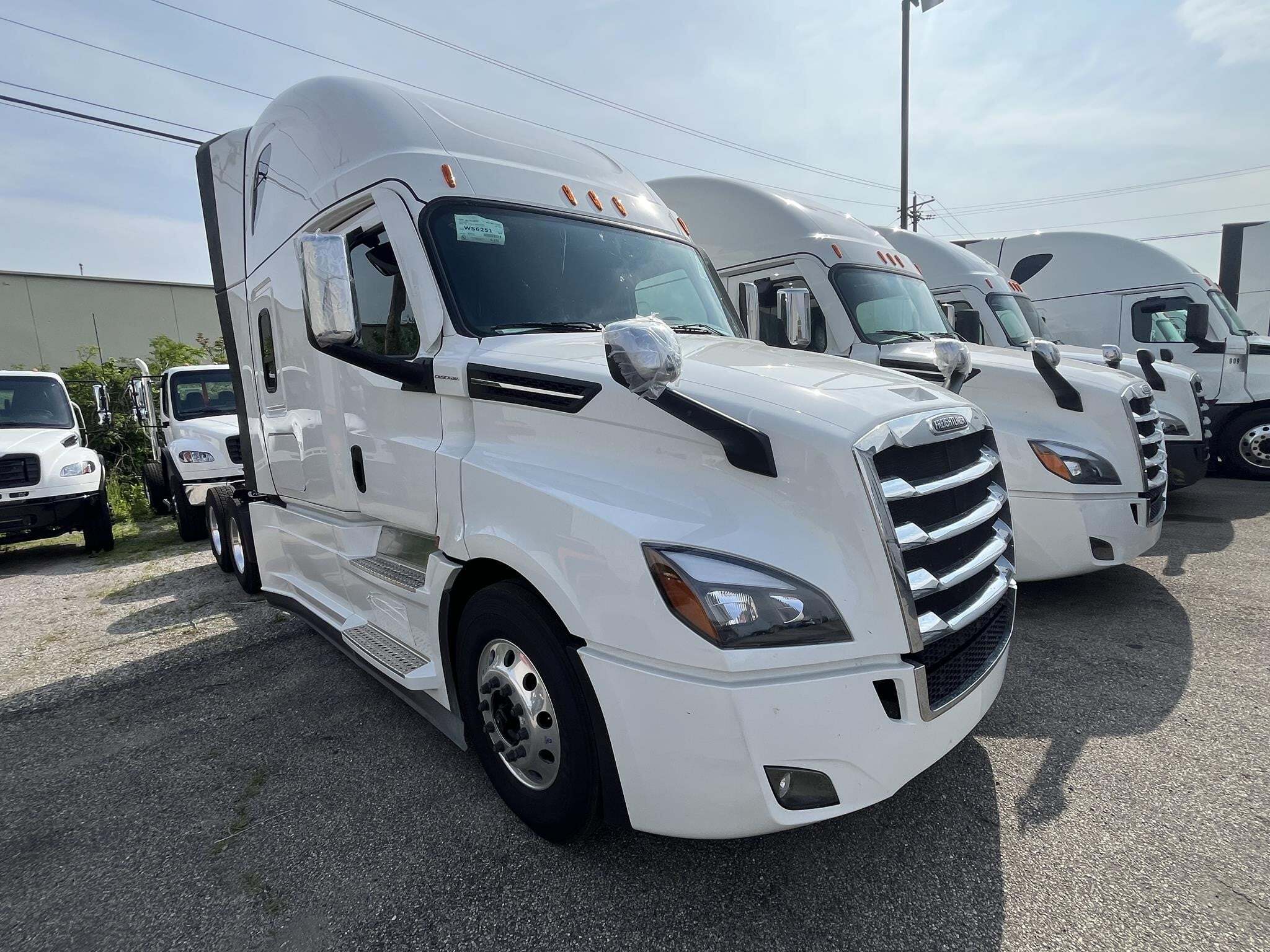 2027 FREIGHTLINER CASCADIA 126 in Walton, KY