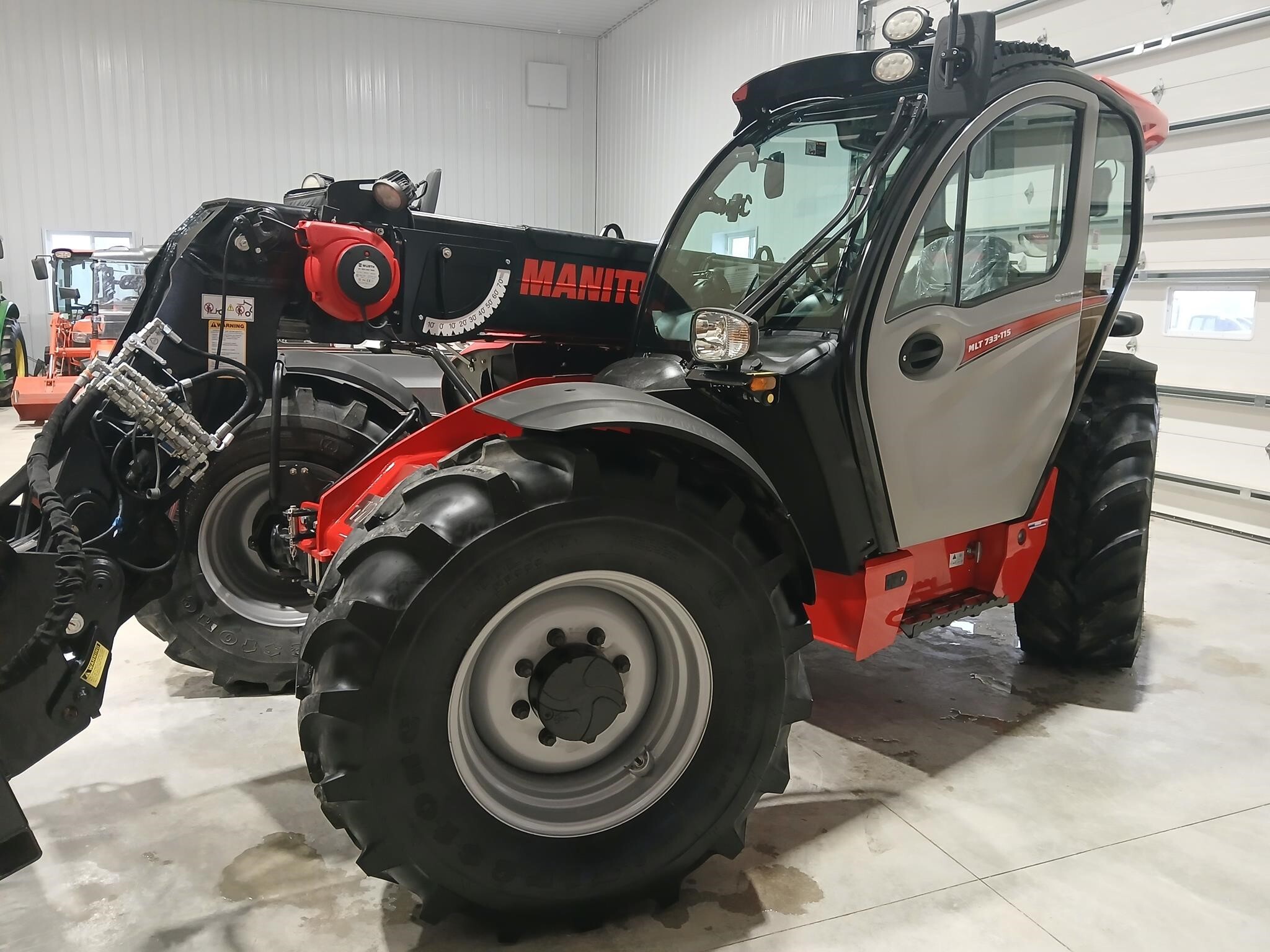 2023 MANITOU MLT733-115 in Marlette, MI