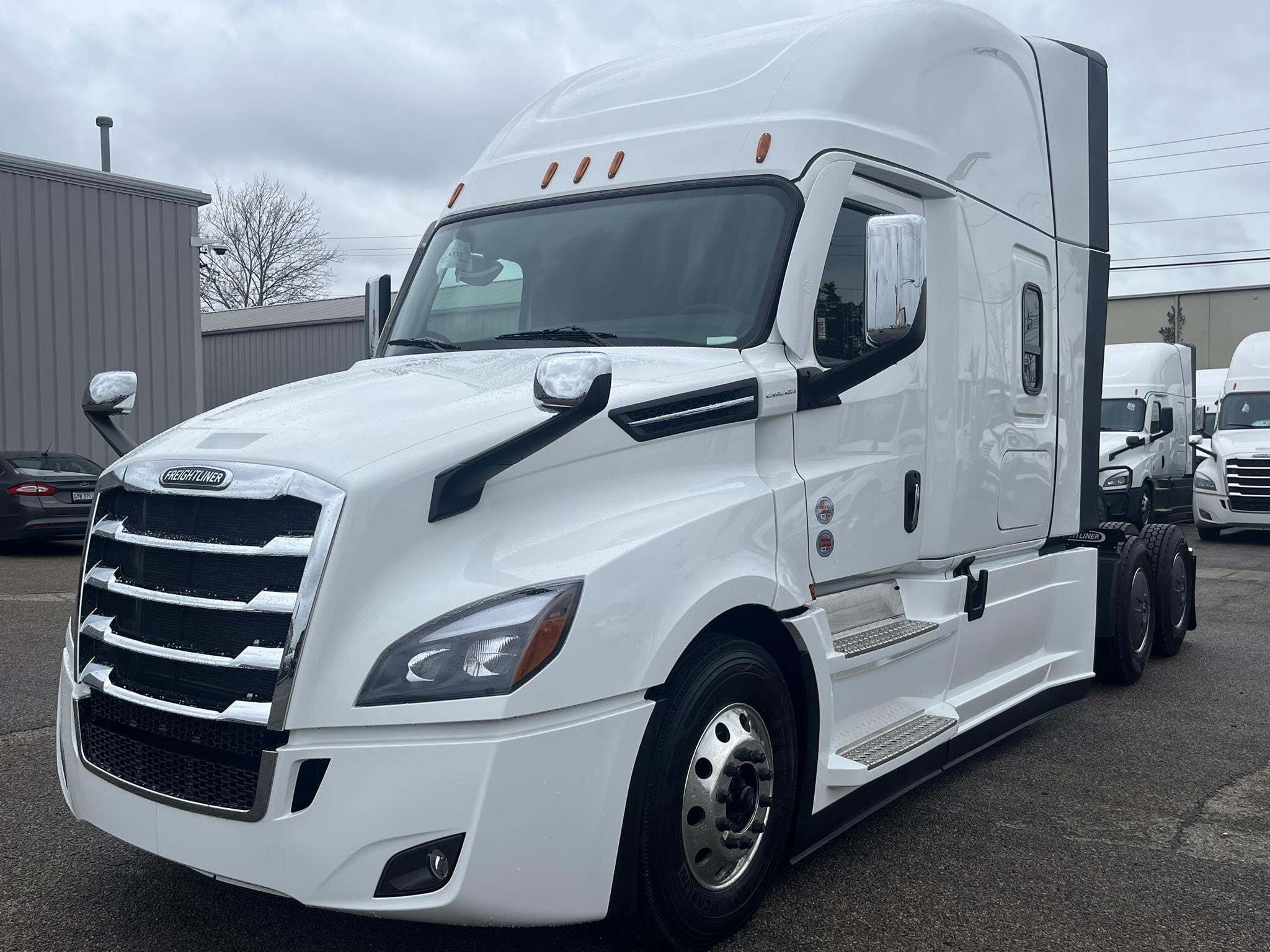 2027 FREIGHTLINER CASCADIA 126 in Walton, KY