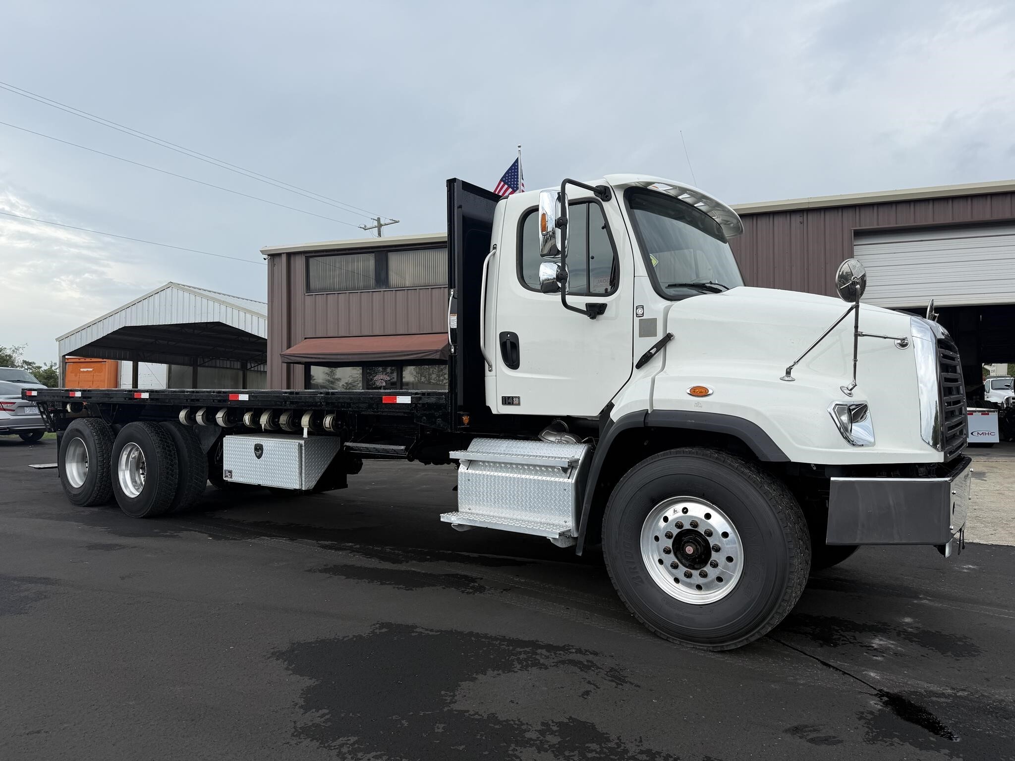 2021 FREIGHTLINER 114 SD in Wilmington, NC