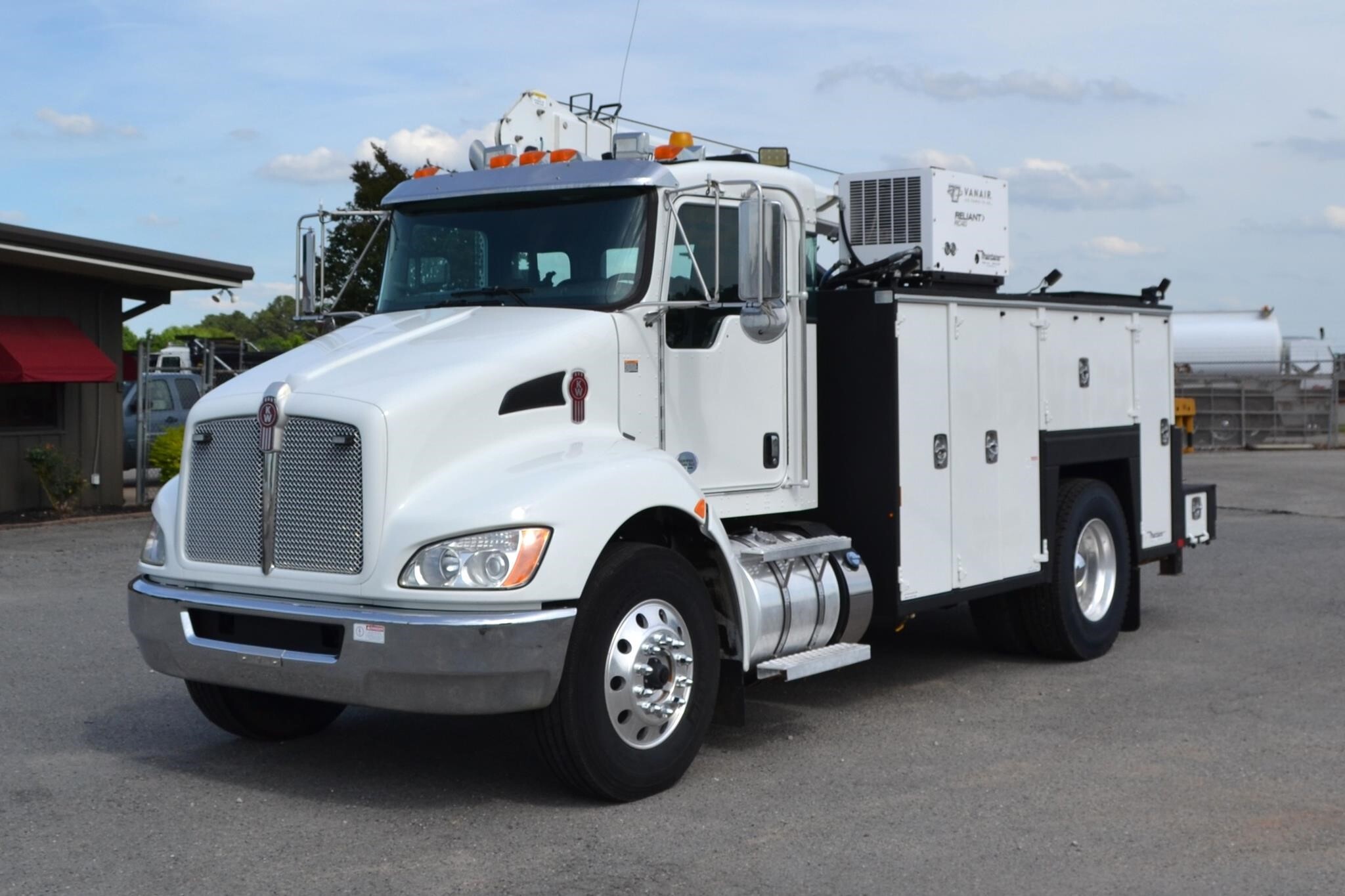 2019 KENWORTH T270 in Searcy, AR