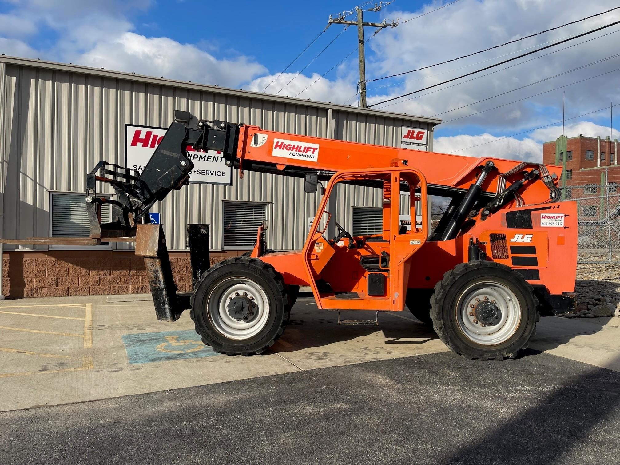 2019 SKY TRAK 10054 in Cincinnati, OH