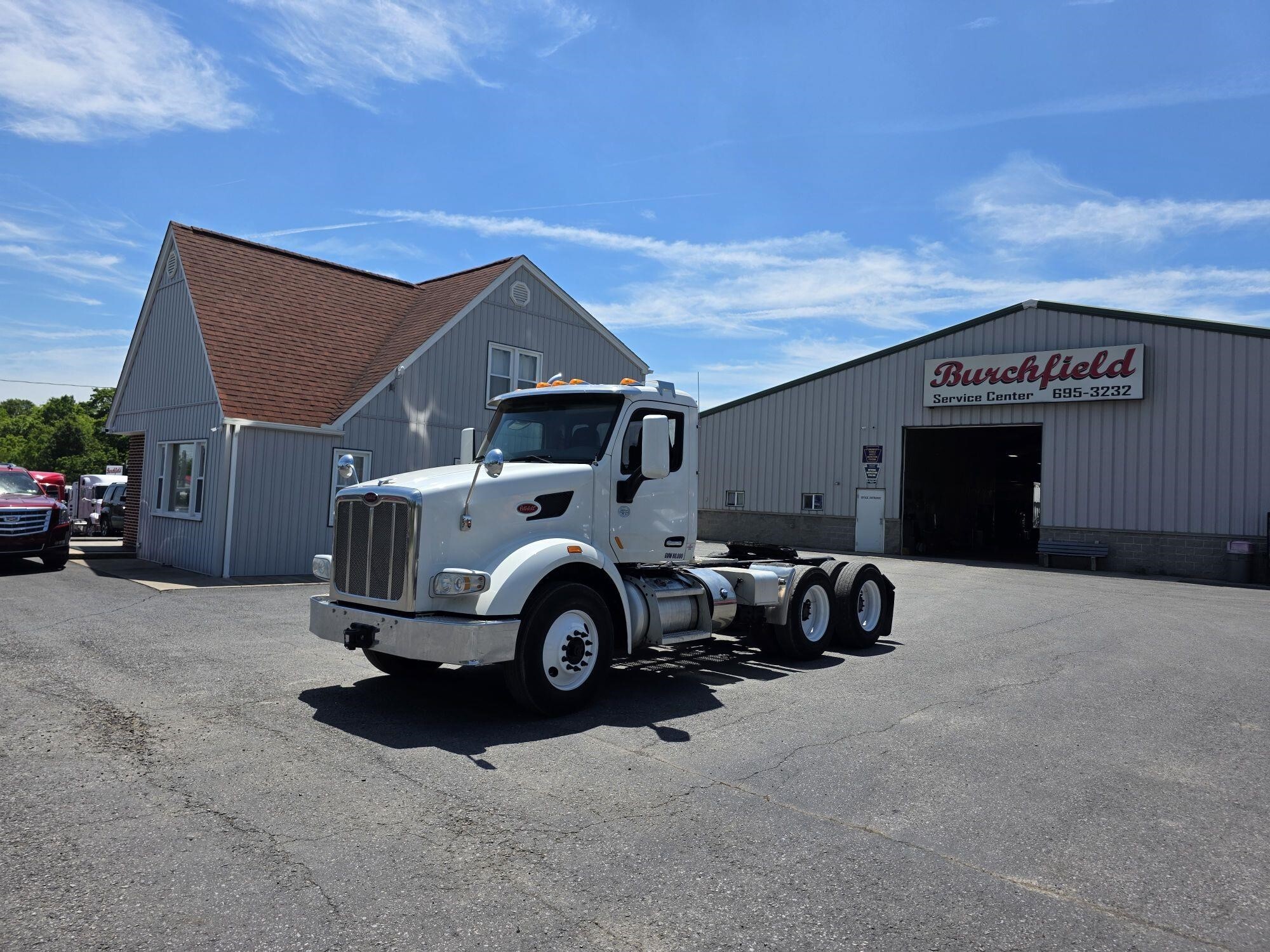 2015 PETERBILT 567 in Duncansville, PA