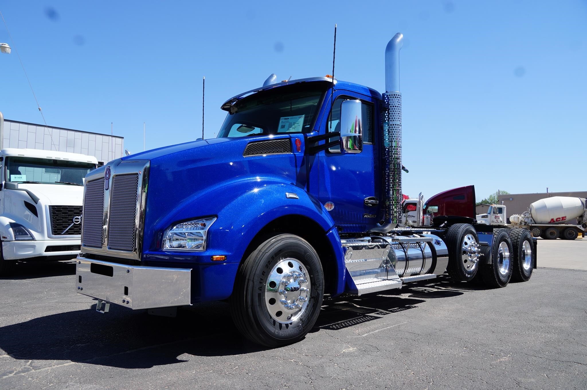 2027 KENWORTH T880 in Sioux Falls, SD