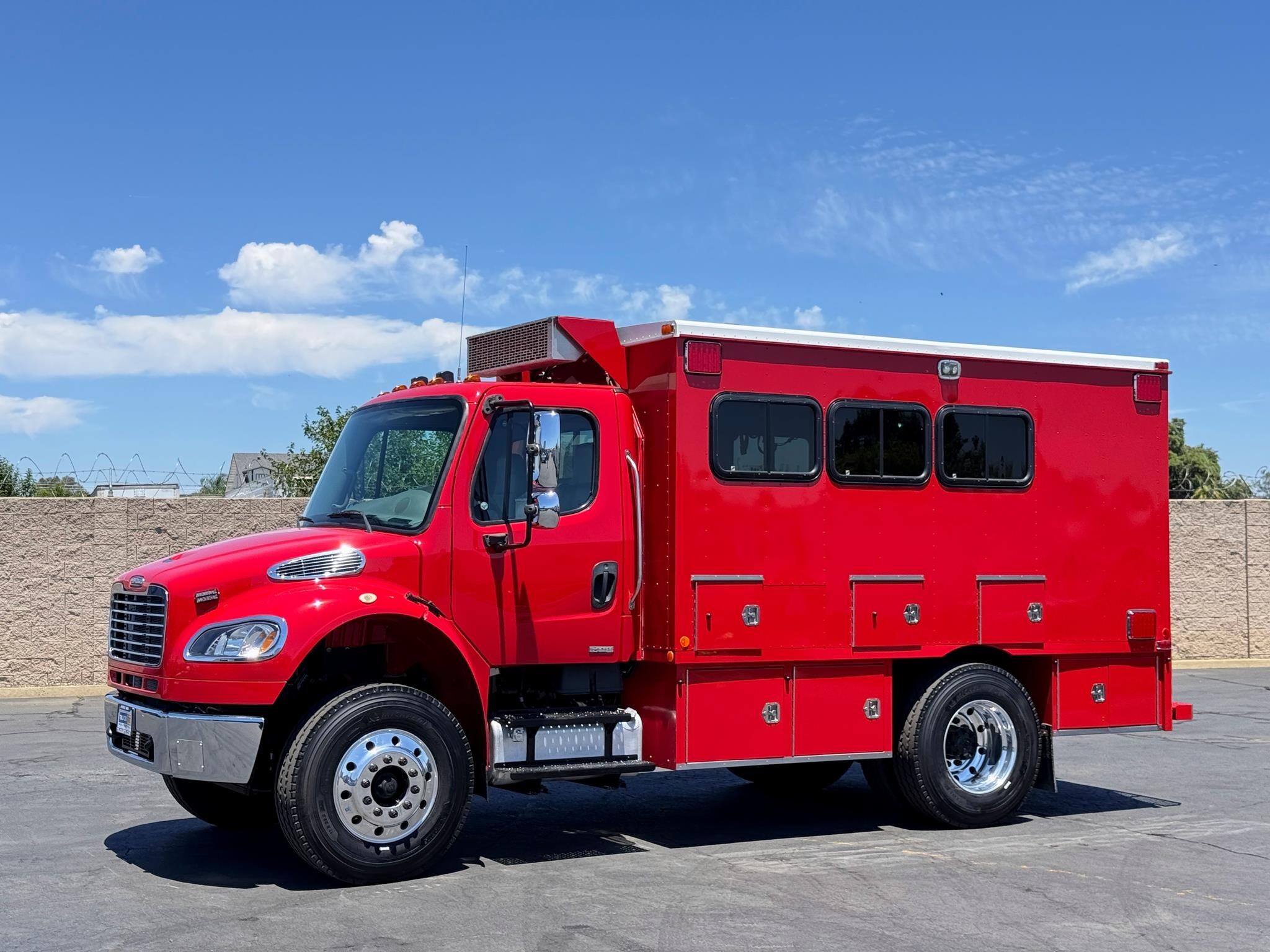 2008 FREIGHTLINER BUSINESS CLASS M2 106 in Sacramento, CA