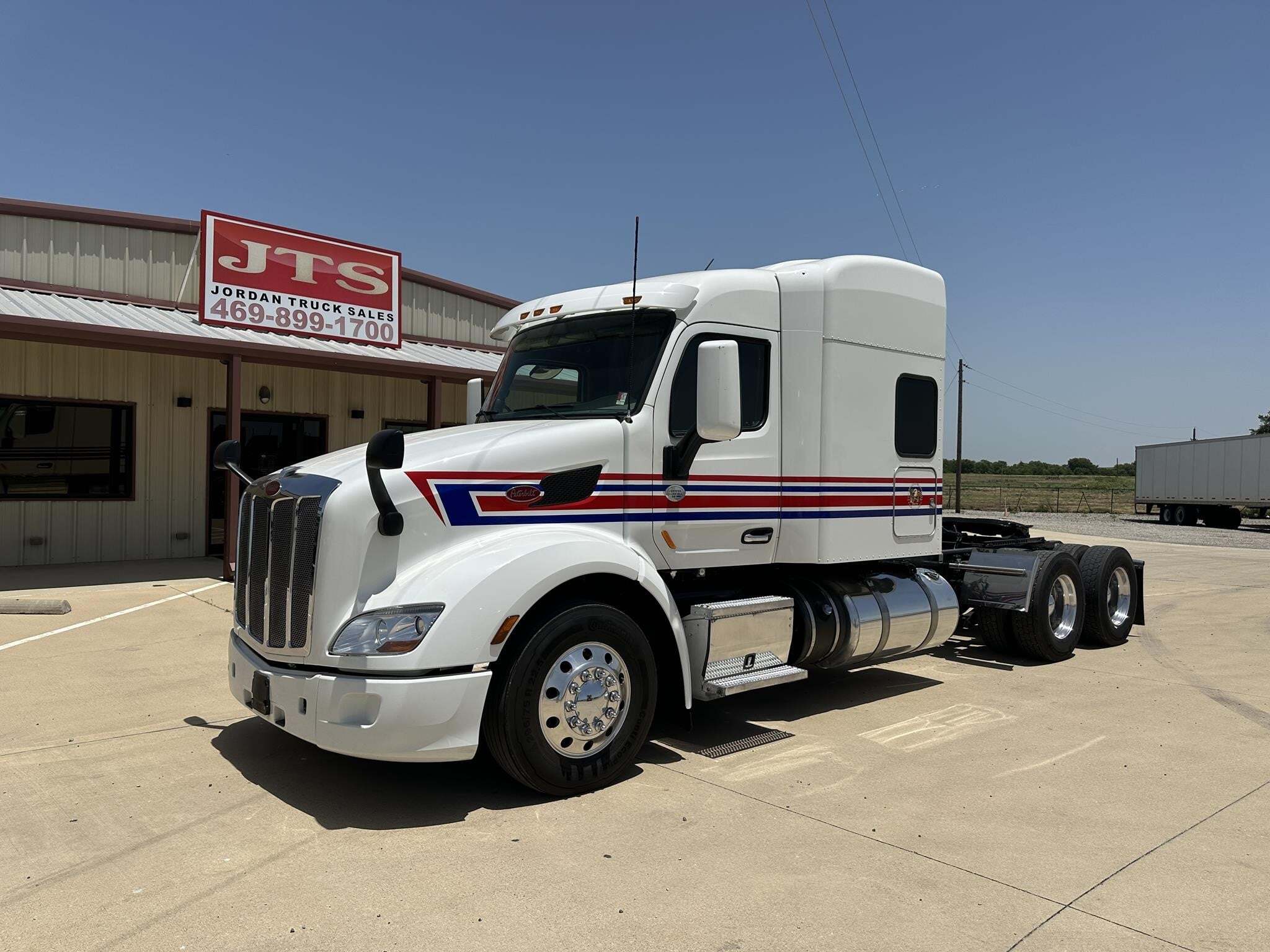 2022 PETERBILT 579 in Rhome, TX