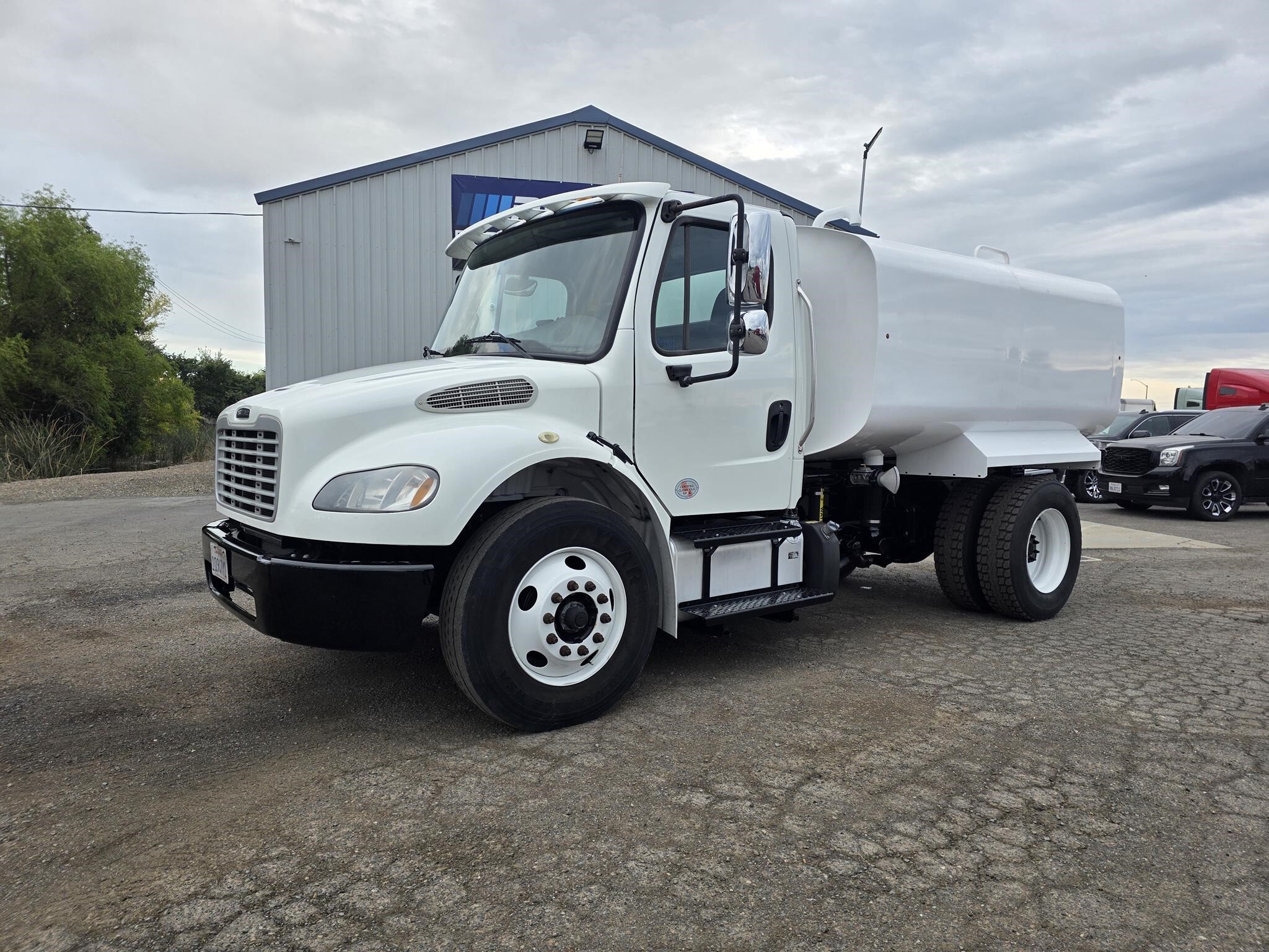 2016 FREIGHTLINER BUSINESS CLASS M2 106 in West Sacramento, CA