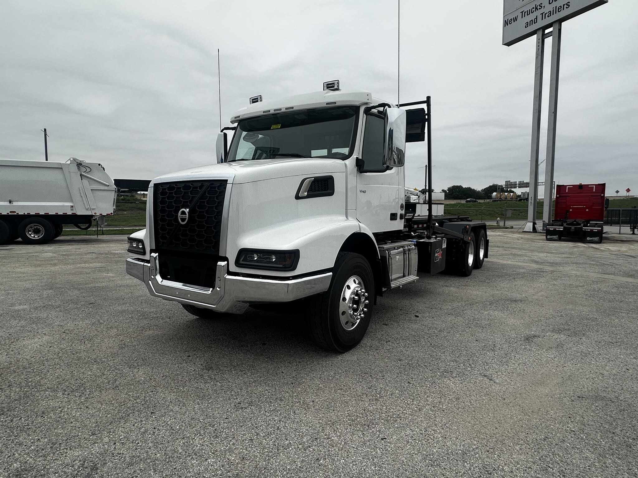 2026 VOLVO VHD64B300 in San Antonio, TX