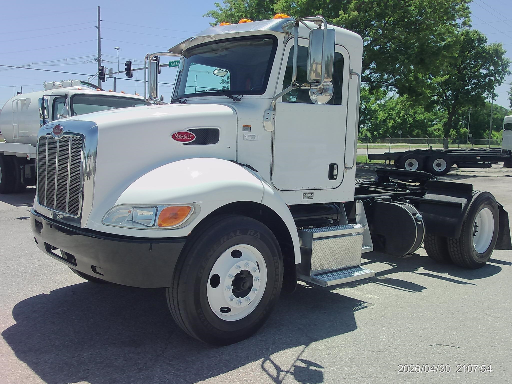 2019 PETERBILT 337 in Kansas City, KS