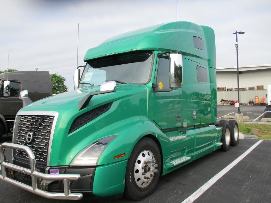 2020 VOLVO VNL64T760 in Linthicum Heights, MD