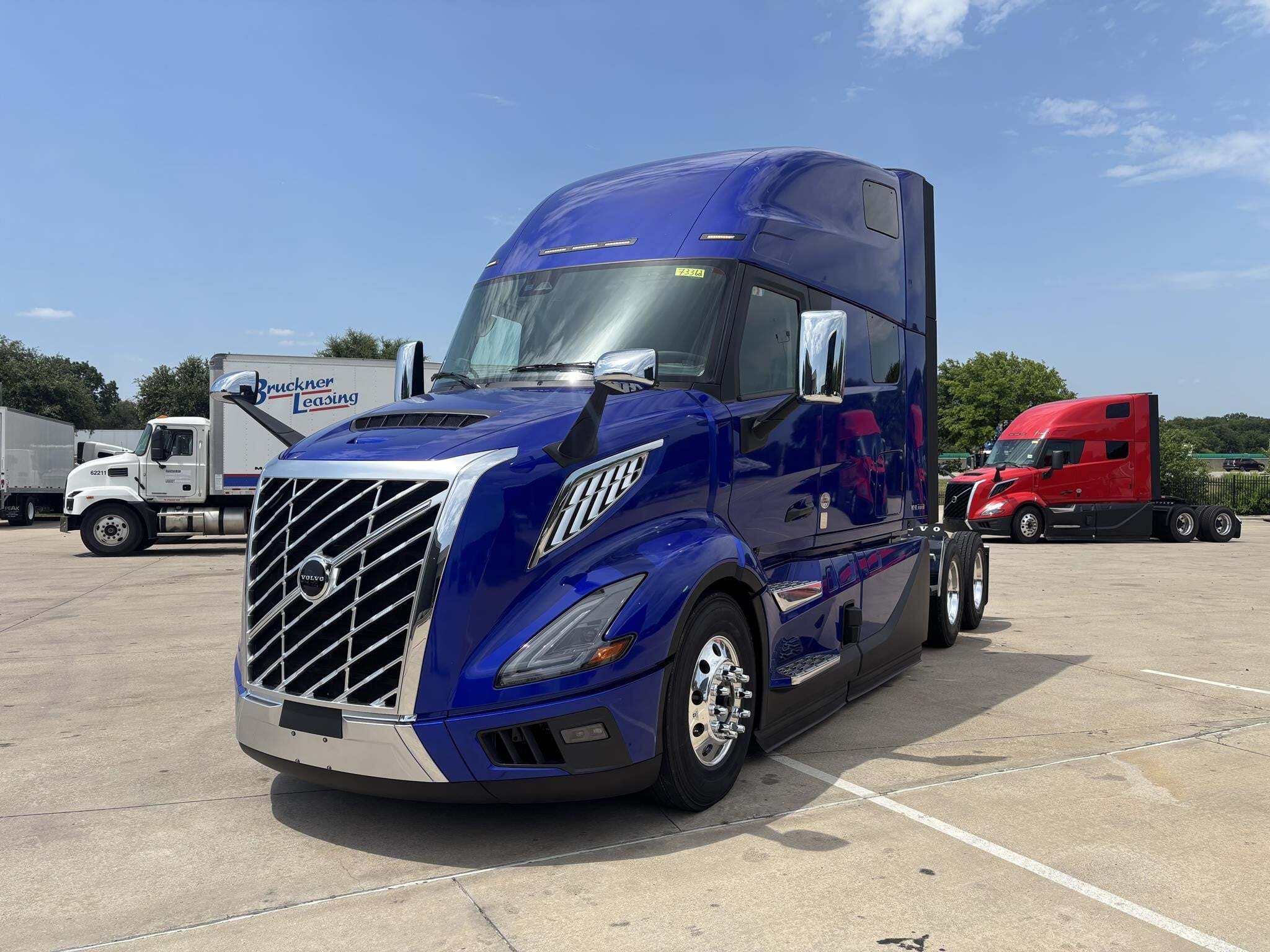 2027 Volvo STANDARD CAB Conventional - Sleeper Truck For Sale