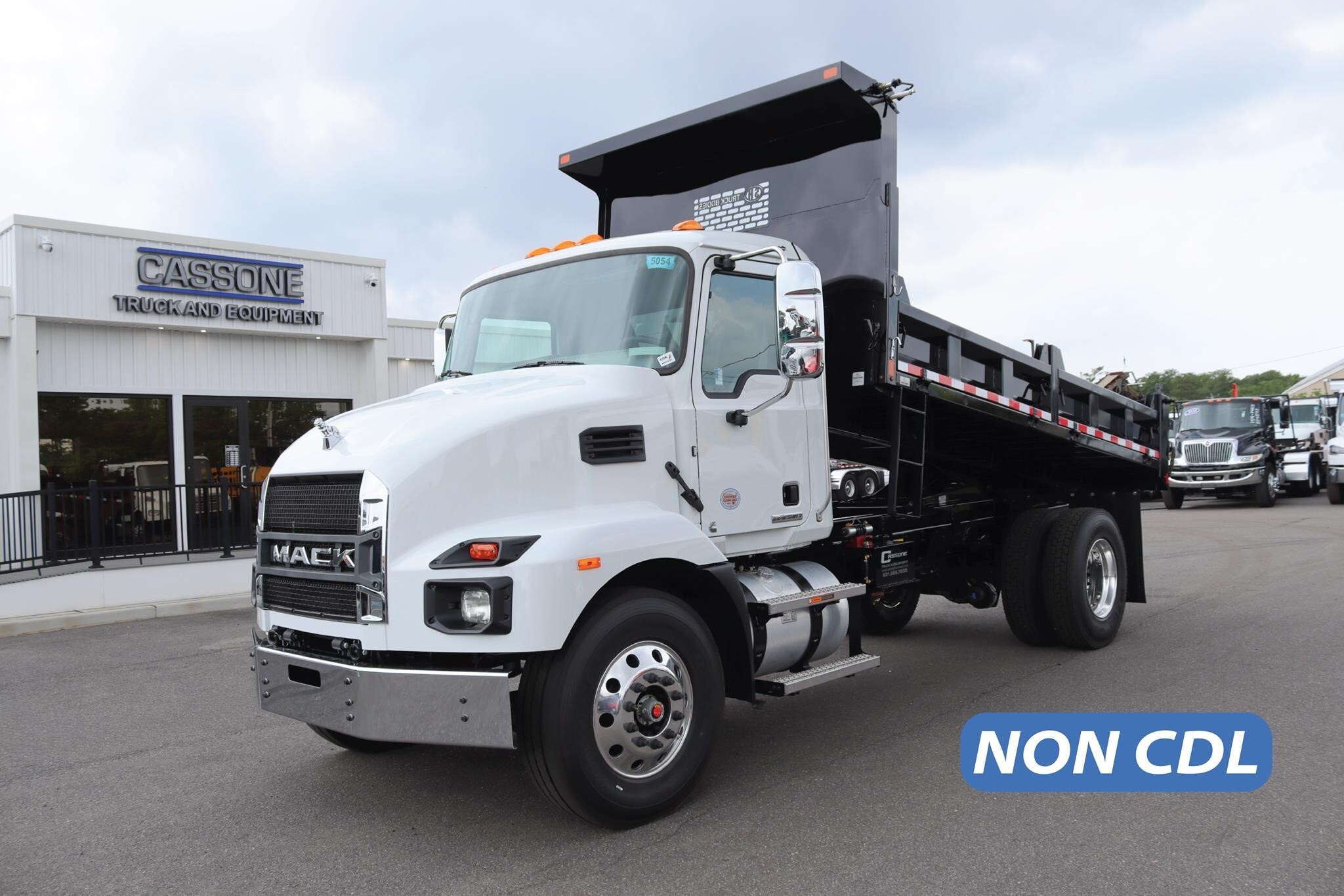 2027 MACK MD6 in Ronkonkoma, NY
