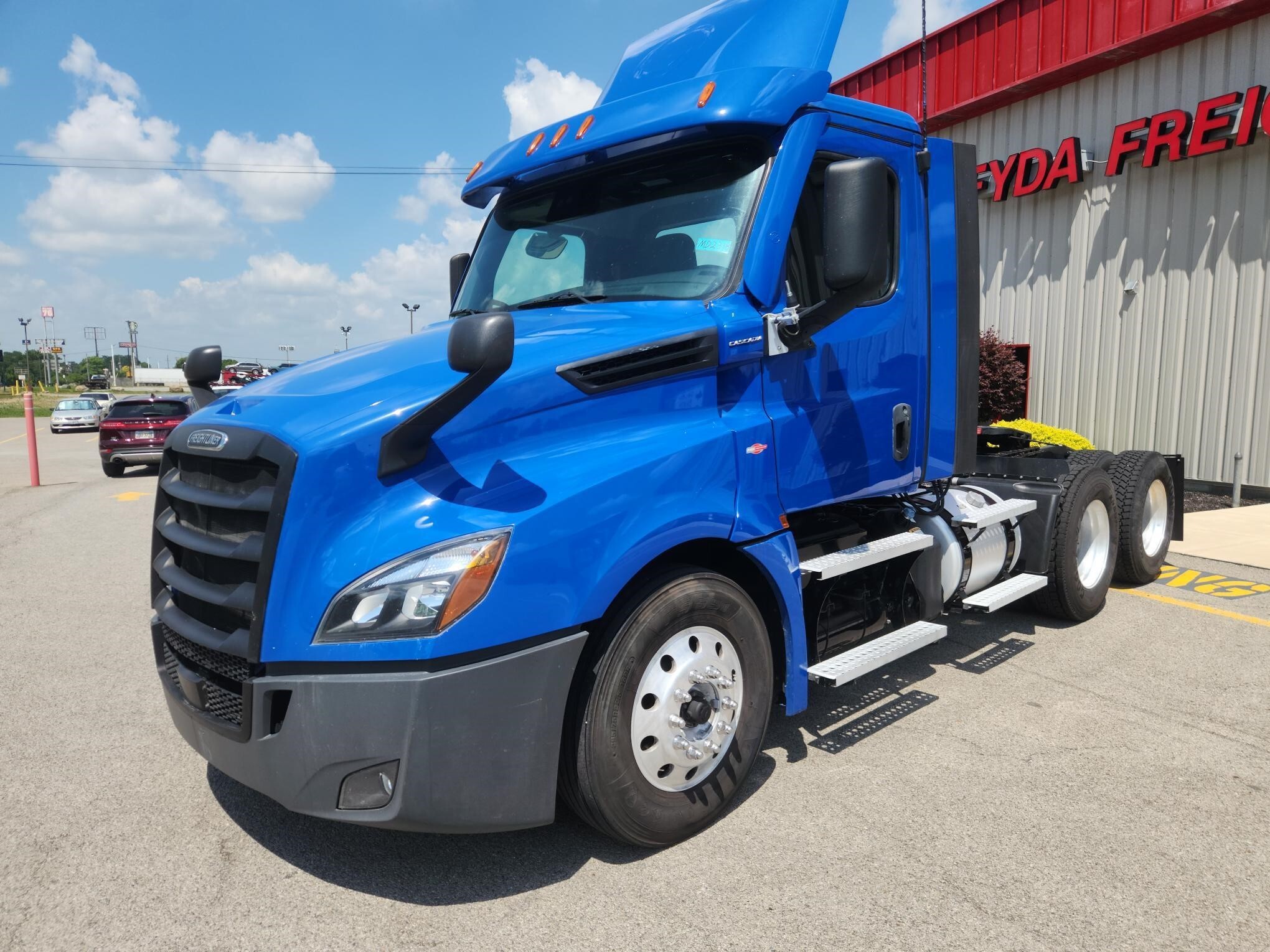 2020 FREIGHTLINER CASCADIA 125 in Youngstown, OH