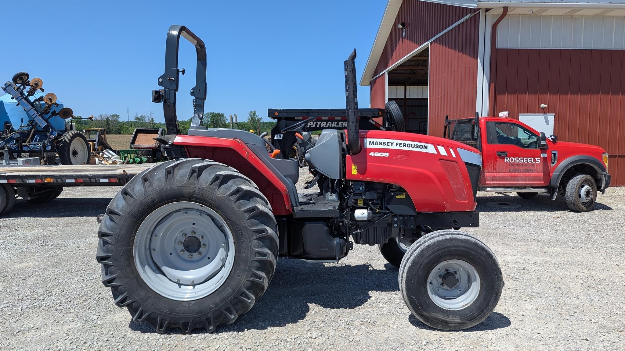 MASSEY FERGUSON 4609 in Lenox, MI