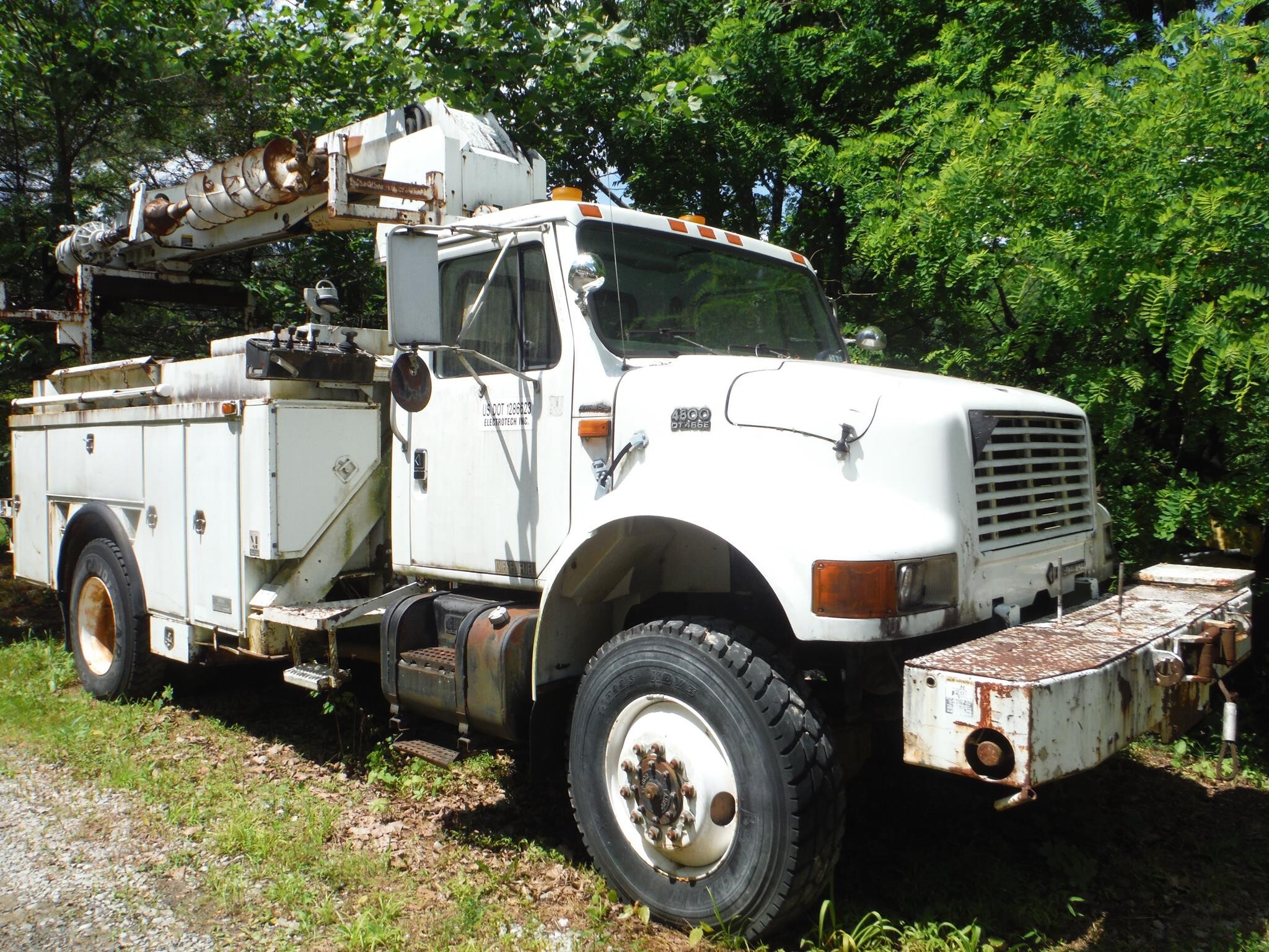 1997 INTERNATIONAL 4800 in Charleston, WV