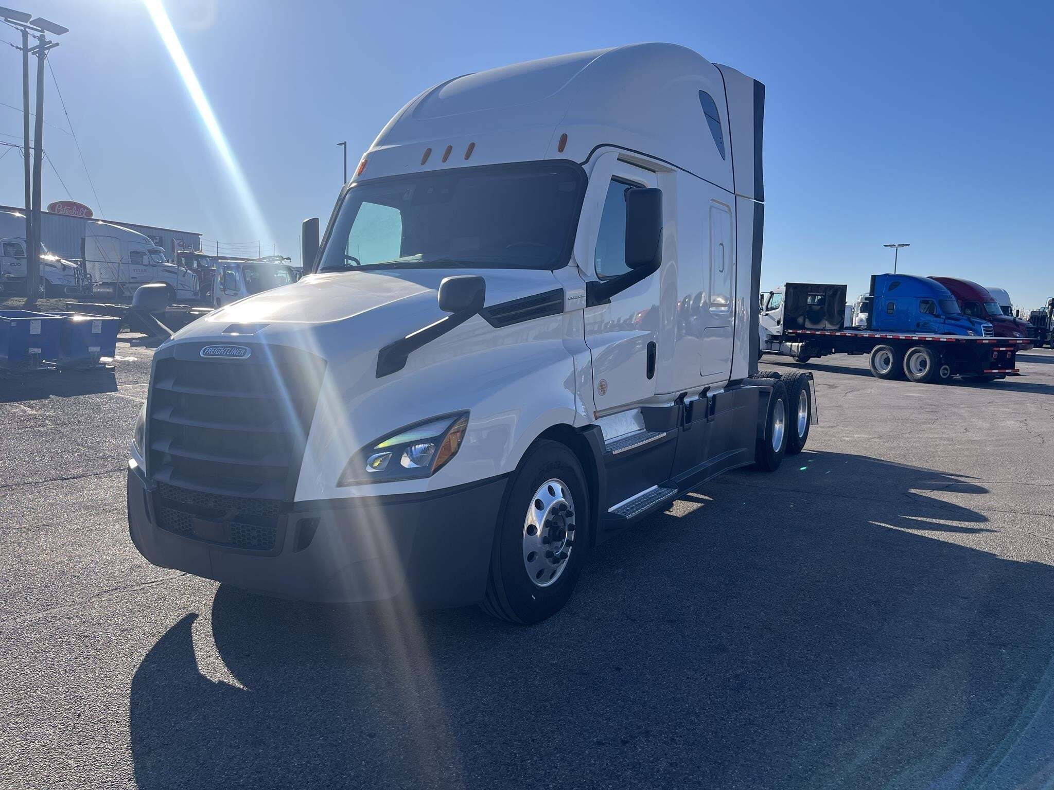2027 FREIGHTLINER CASCADIA 126 in Walton, KY