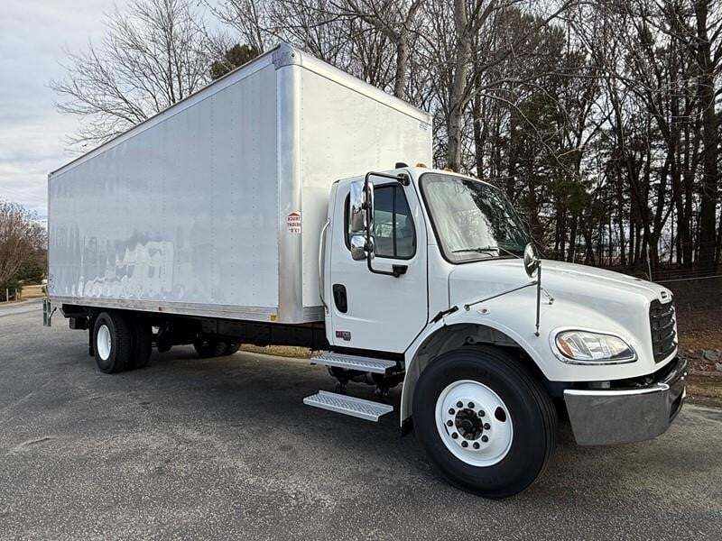 2027 FREIGHTLINER BUSINESS CLASS M2 106 in Kingsport, TN