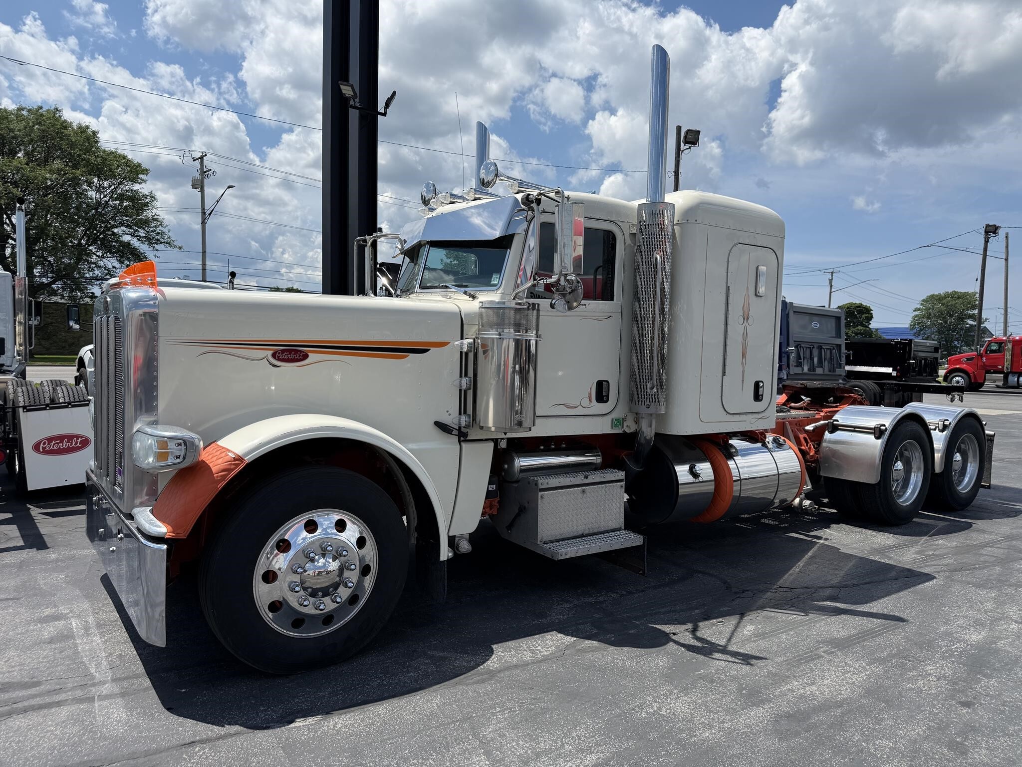 2020 PETERBILT 389 in Buffalo, NY
