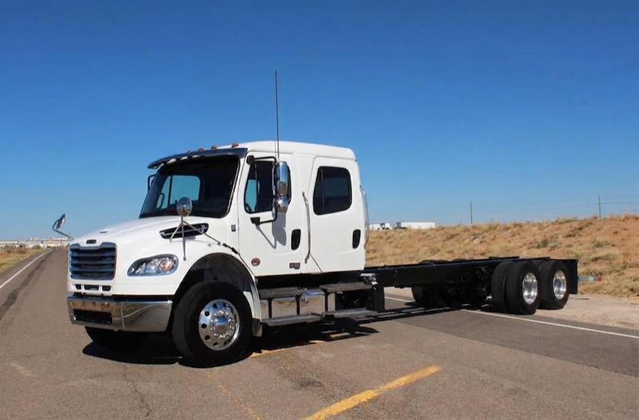 2026 FREIGHTLINER BUSINESS CLASS M2 106 in Albuquerque, NM