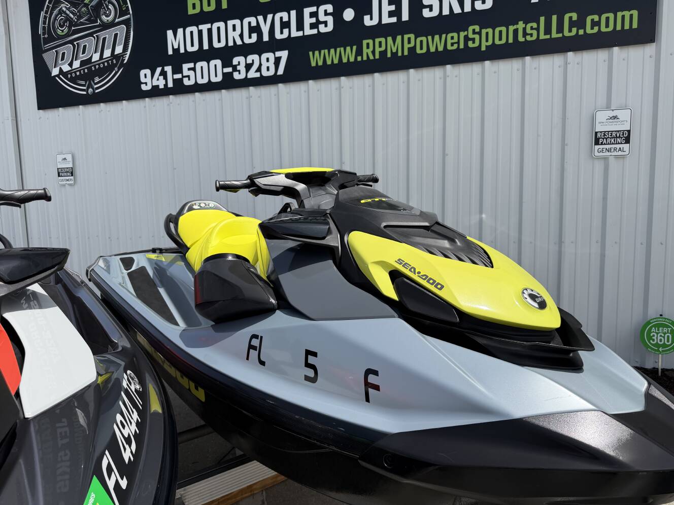 A photo of this 2022 Sea-Doo PAIR GTI 130 se 27/37 Hrs, Trailer Warranty & NO FEES!
