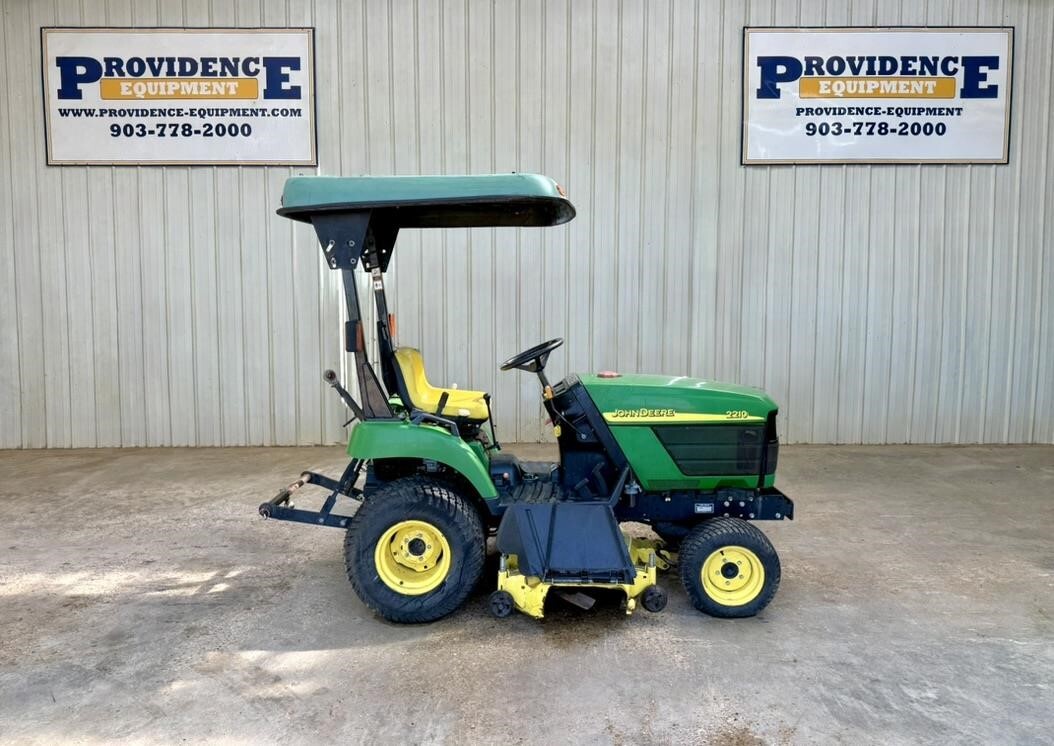 2002 JOHN DEERE 2210 in Trinidad, TX