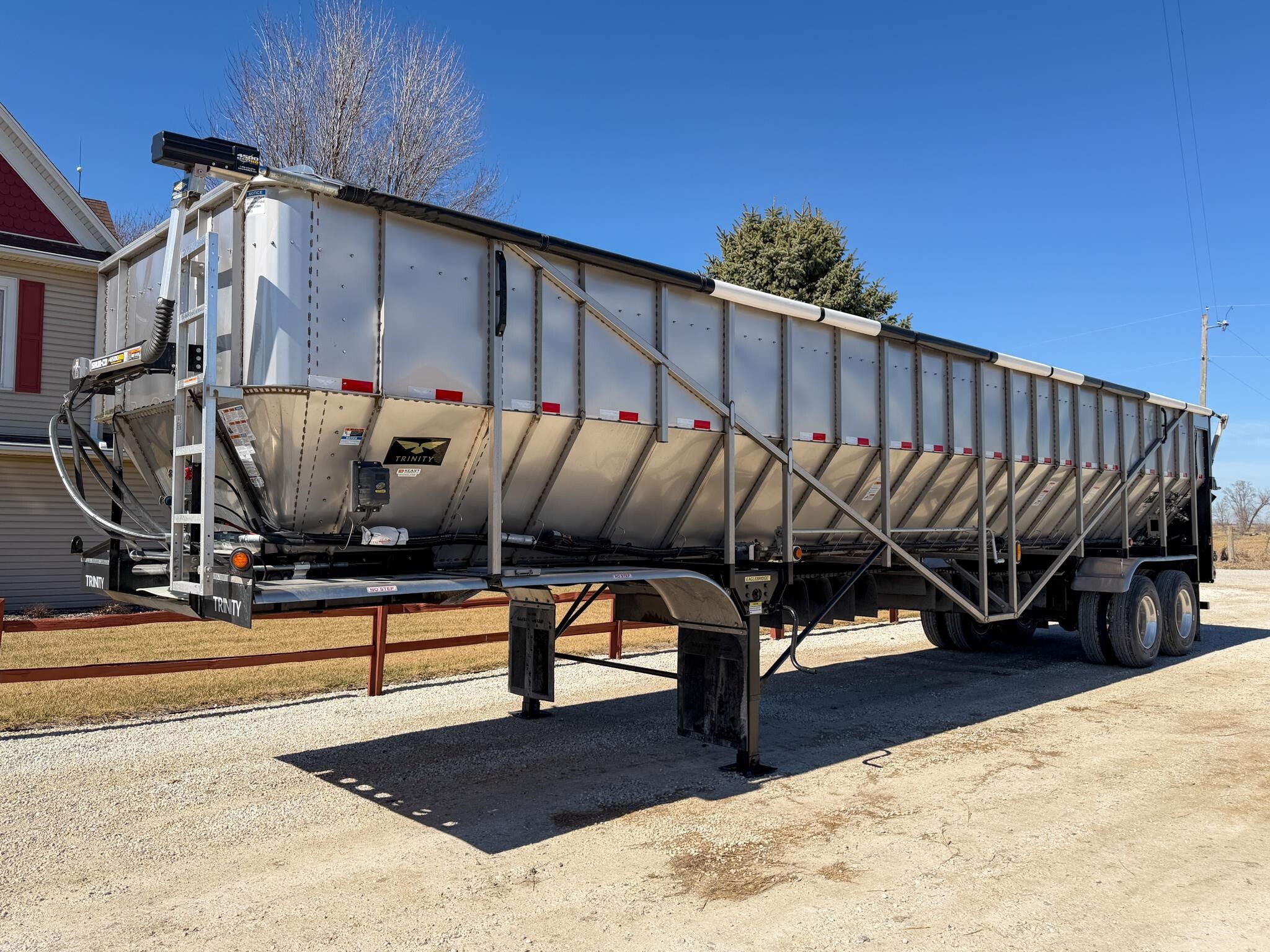 2027 TRINITY TRAILER MFG 42 FT X 102 IN in Henderson, IA